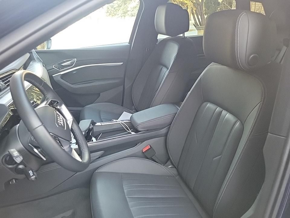 Thumbnail: 2023 Audi e-tron - 2