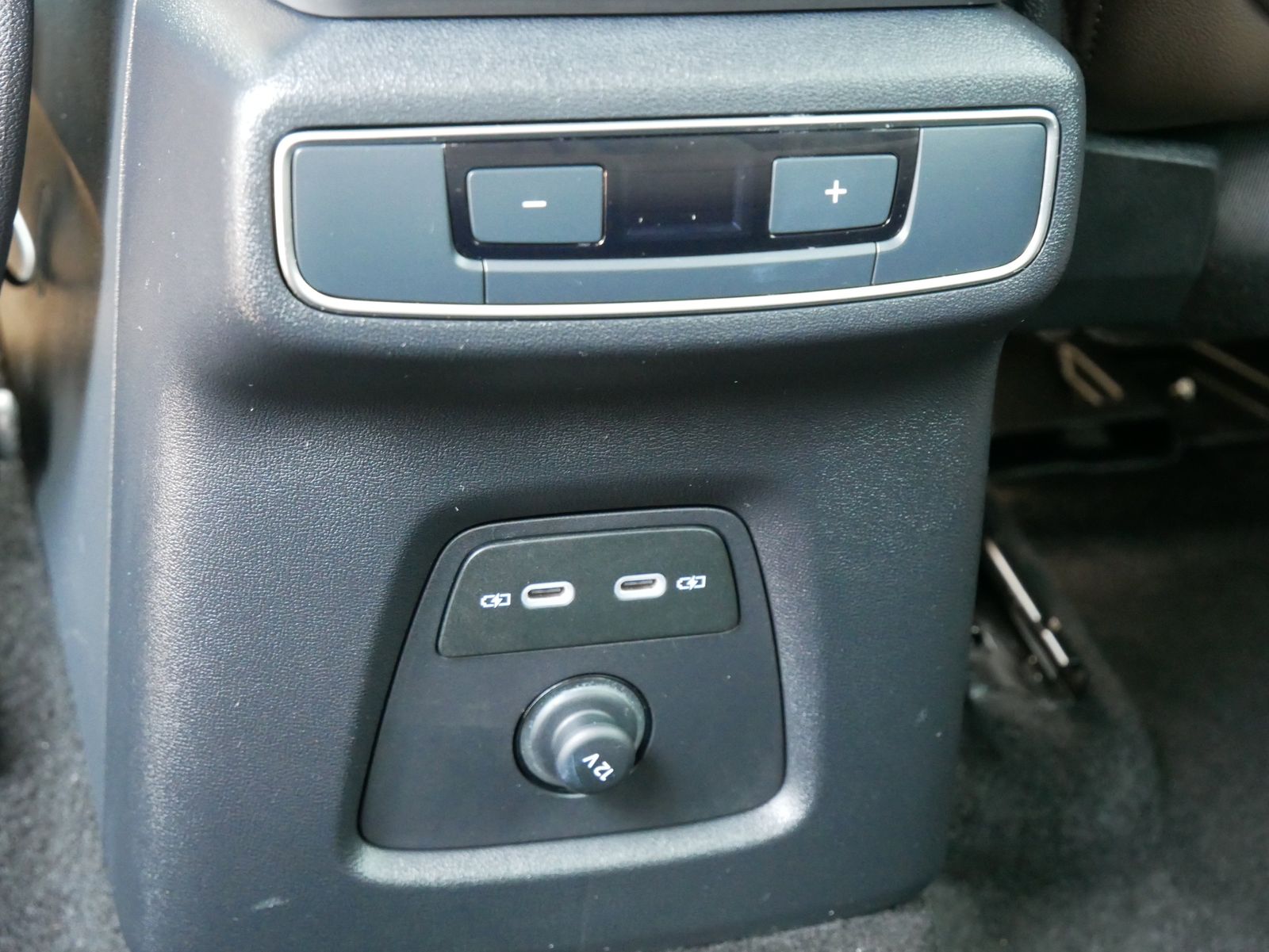 Thumbnail: 2024 Audi Q4 e-tron - 15