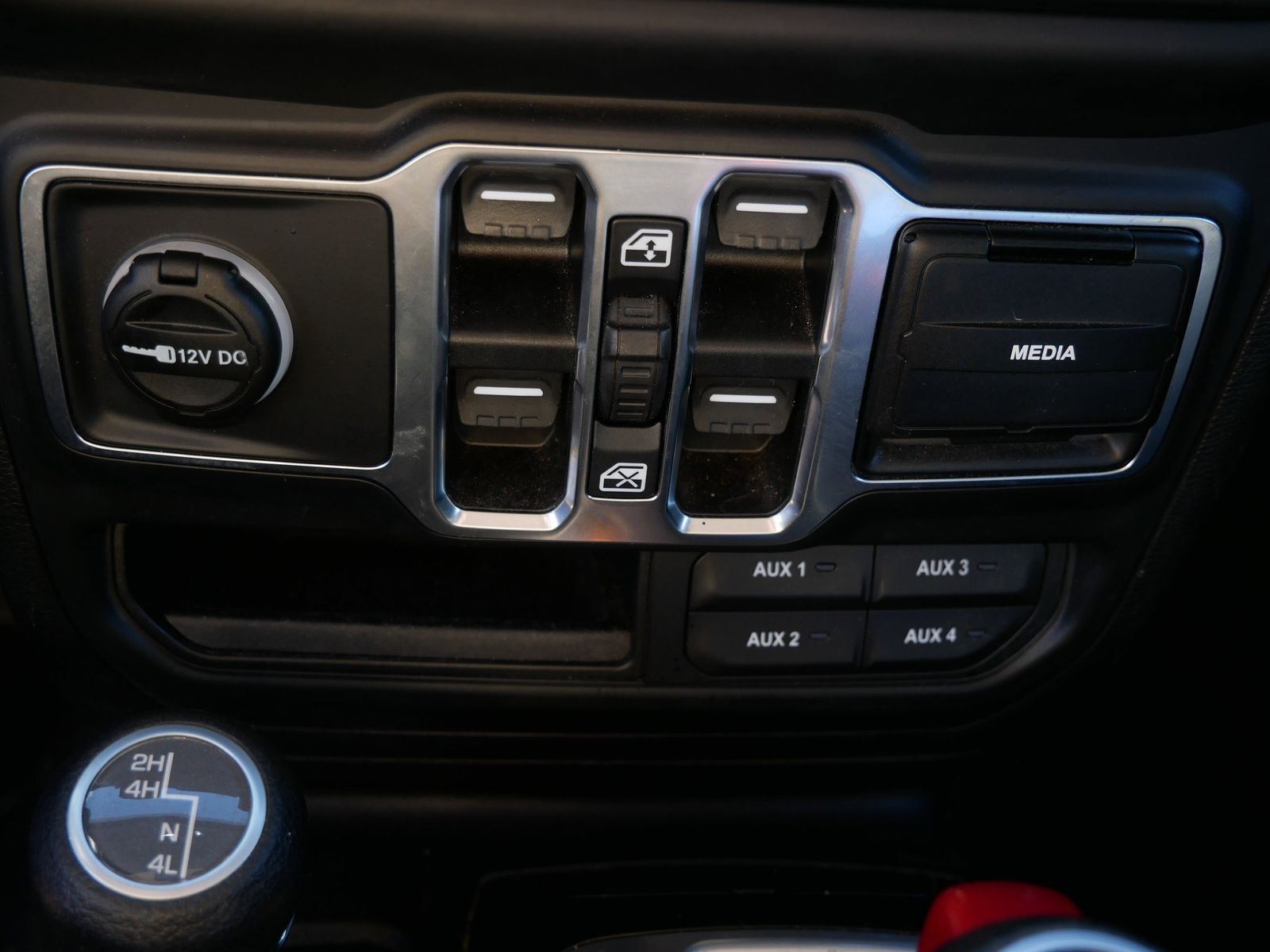 Thumbnail: 2018 Jeep Wrangler - 21