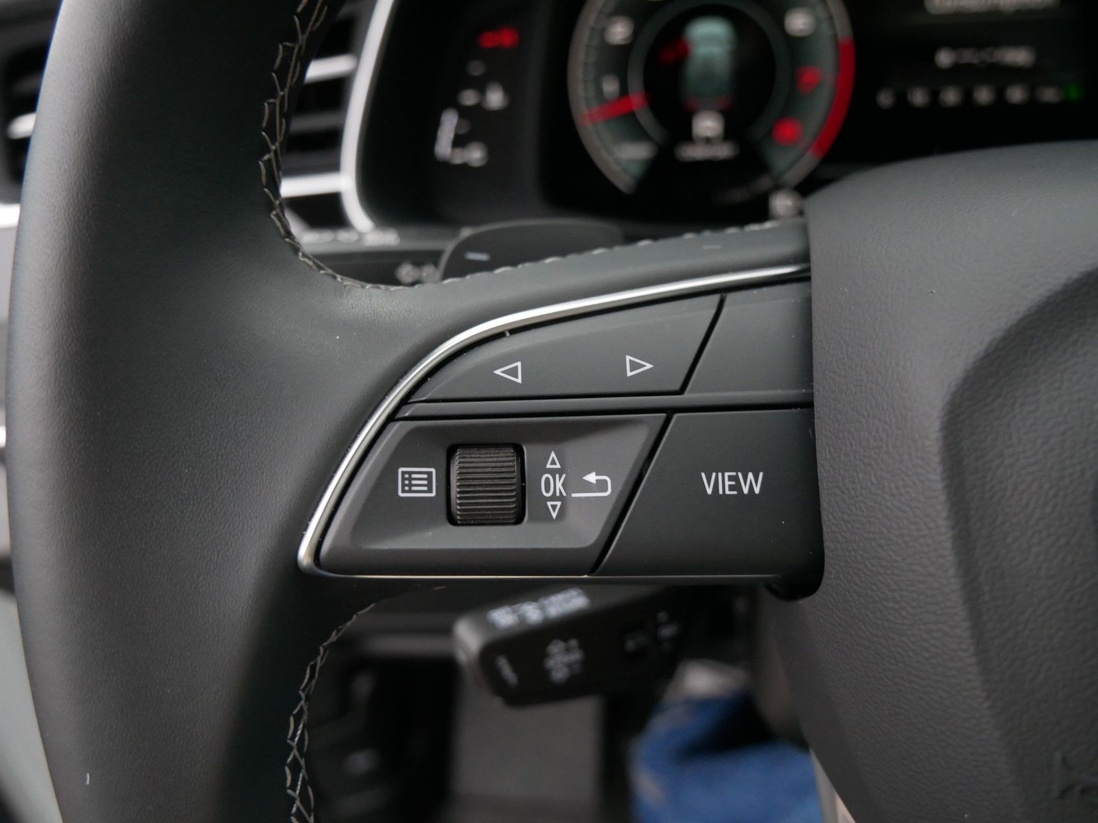 Thumbnail: 2025 Audi Q8 - 27