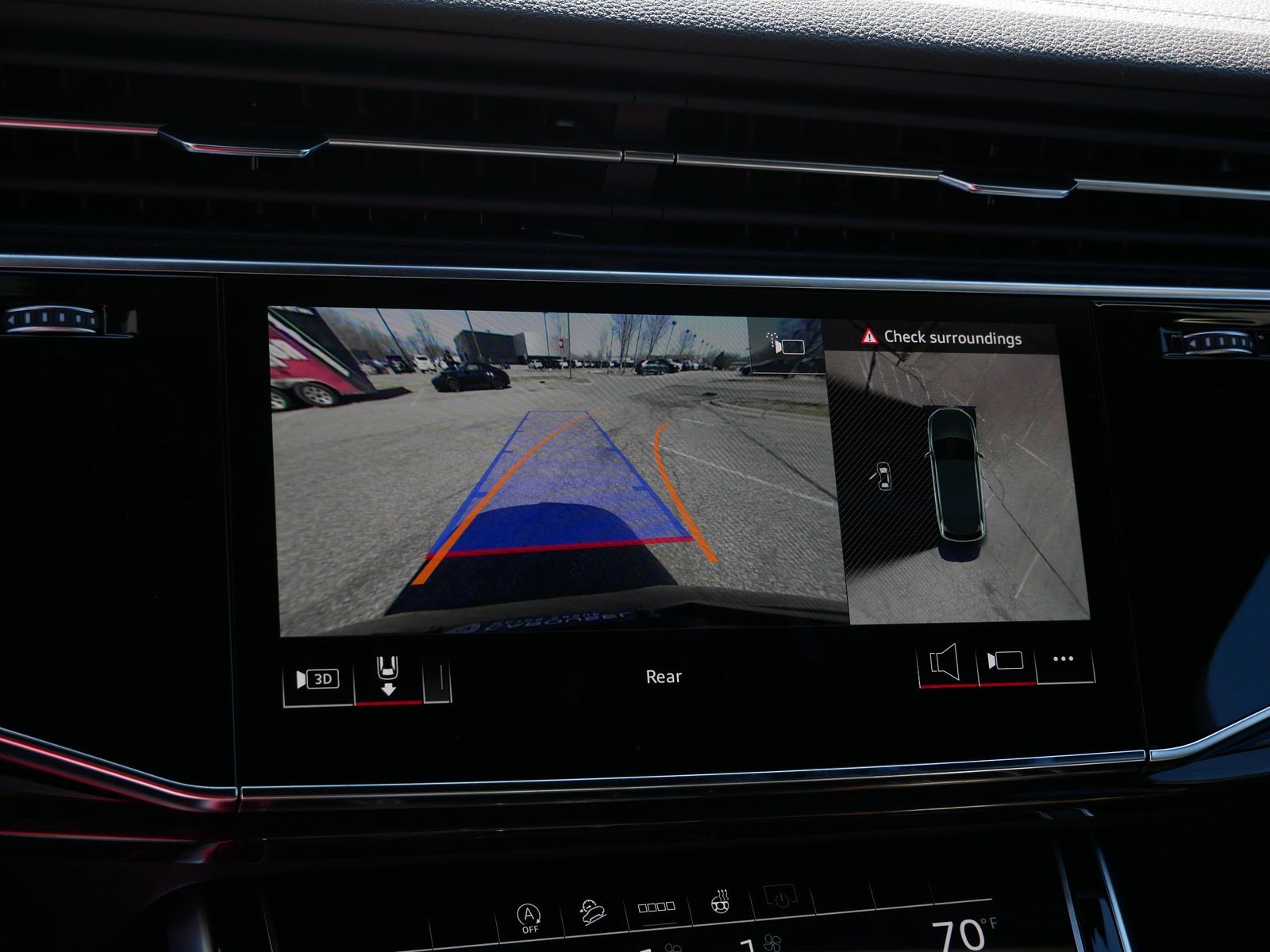 Thumbnail: 2026 Audi Q7 - 24