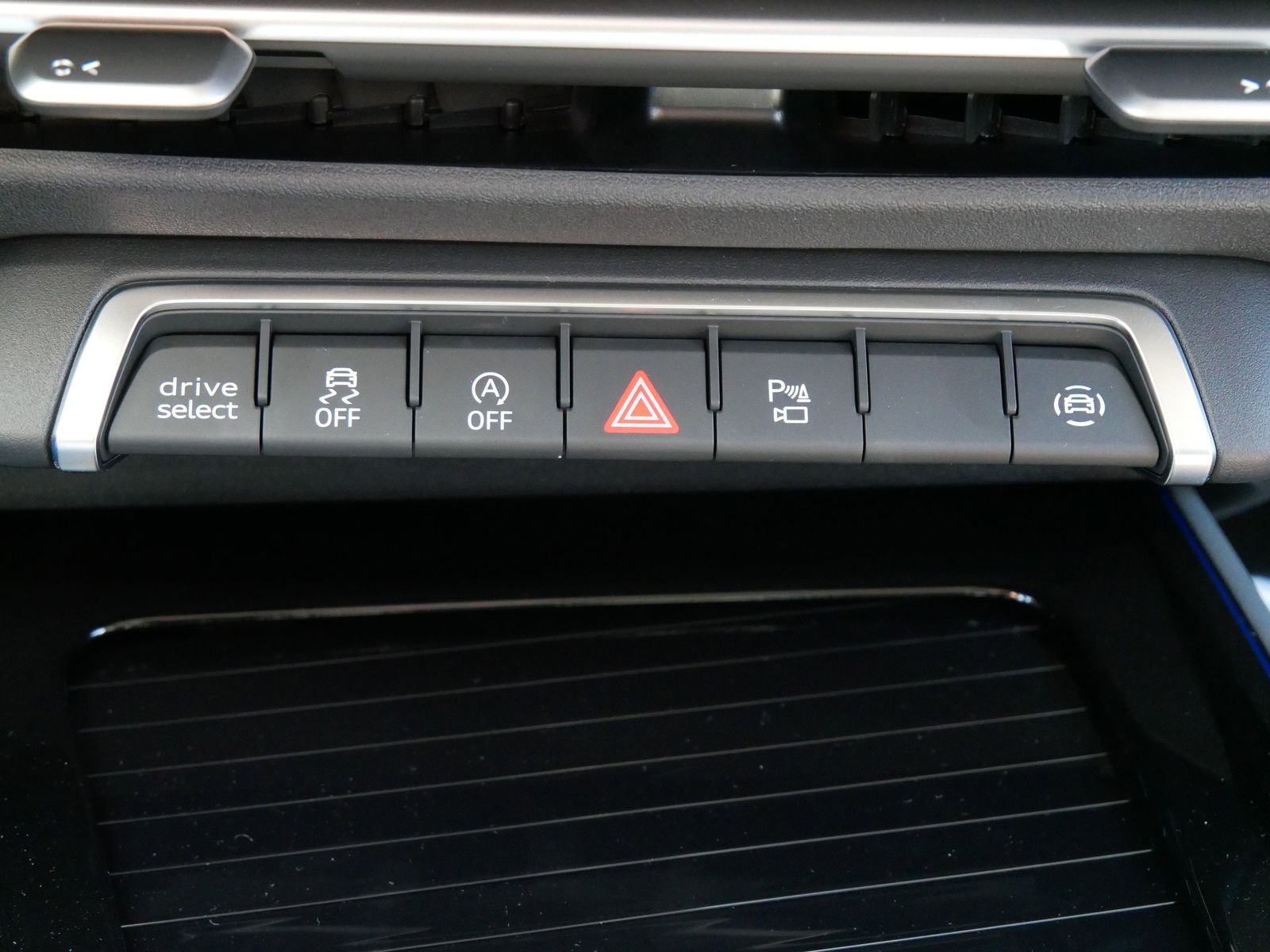 Thumbnail: 2026 Audi Q3 - 17