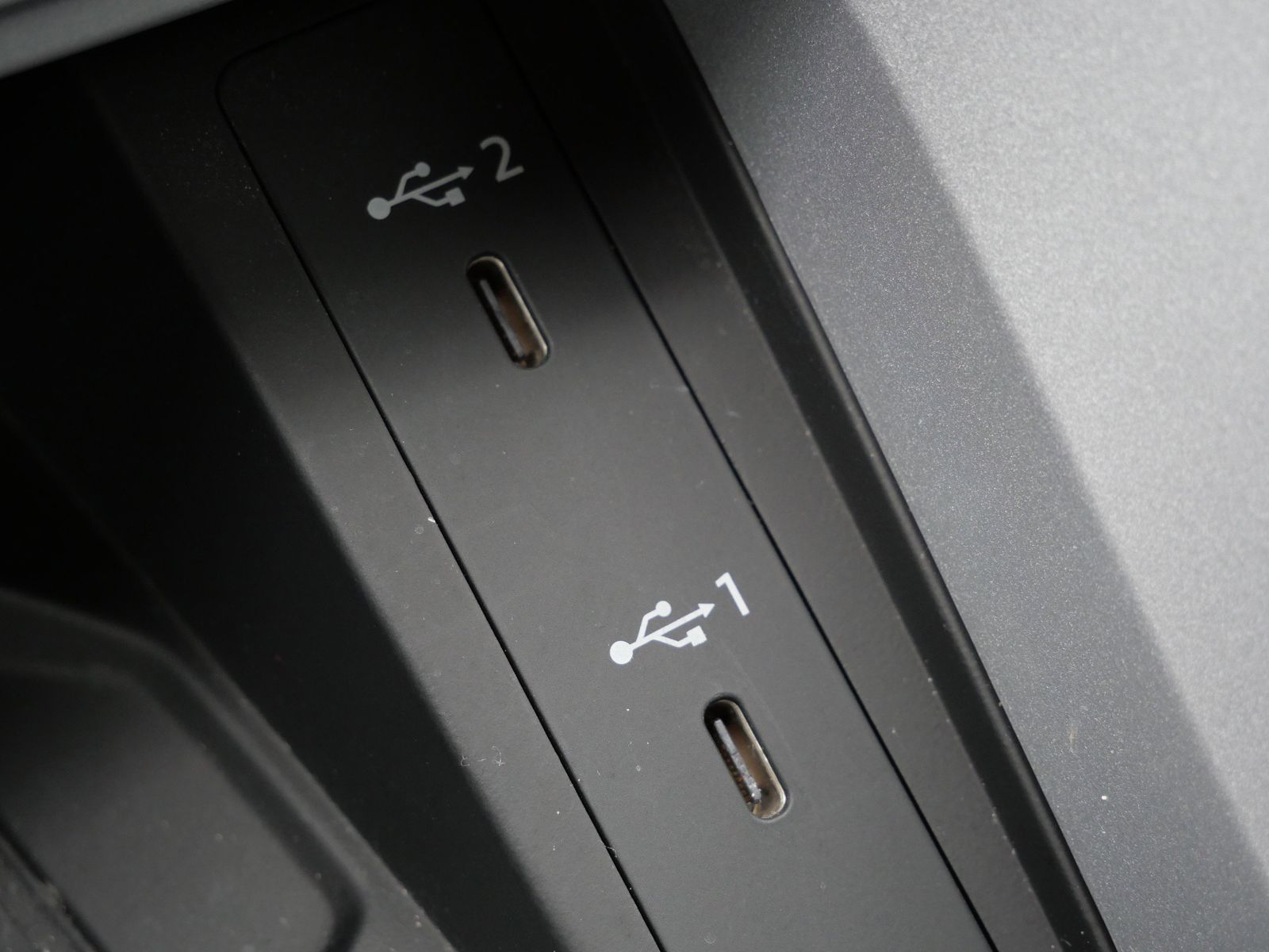 Thumbnail: 2023 Audi Q3 - 23