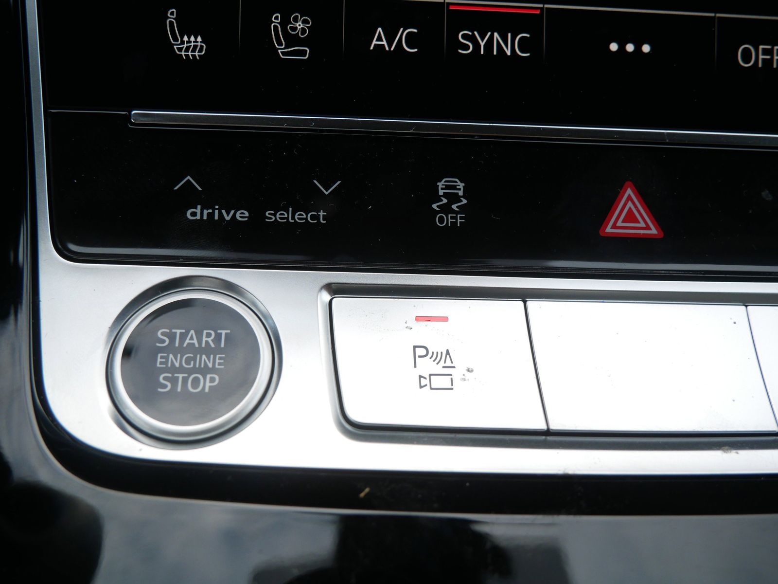 Thumbnail: 2026 Audi Q7 - 20