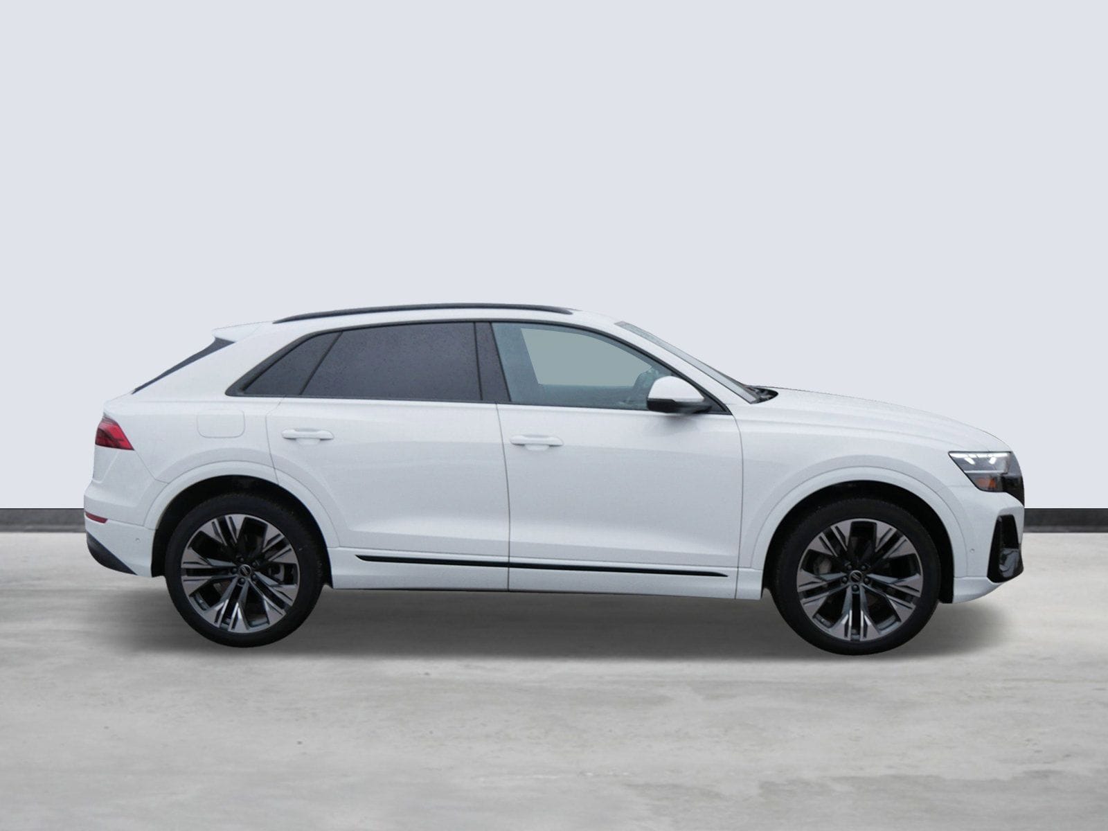 Thumbnail: 2025 Audi Q8 - 5