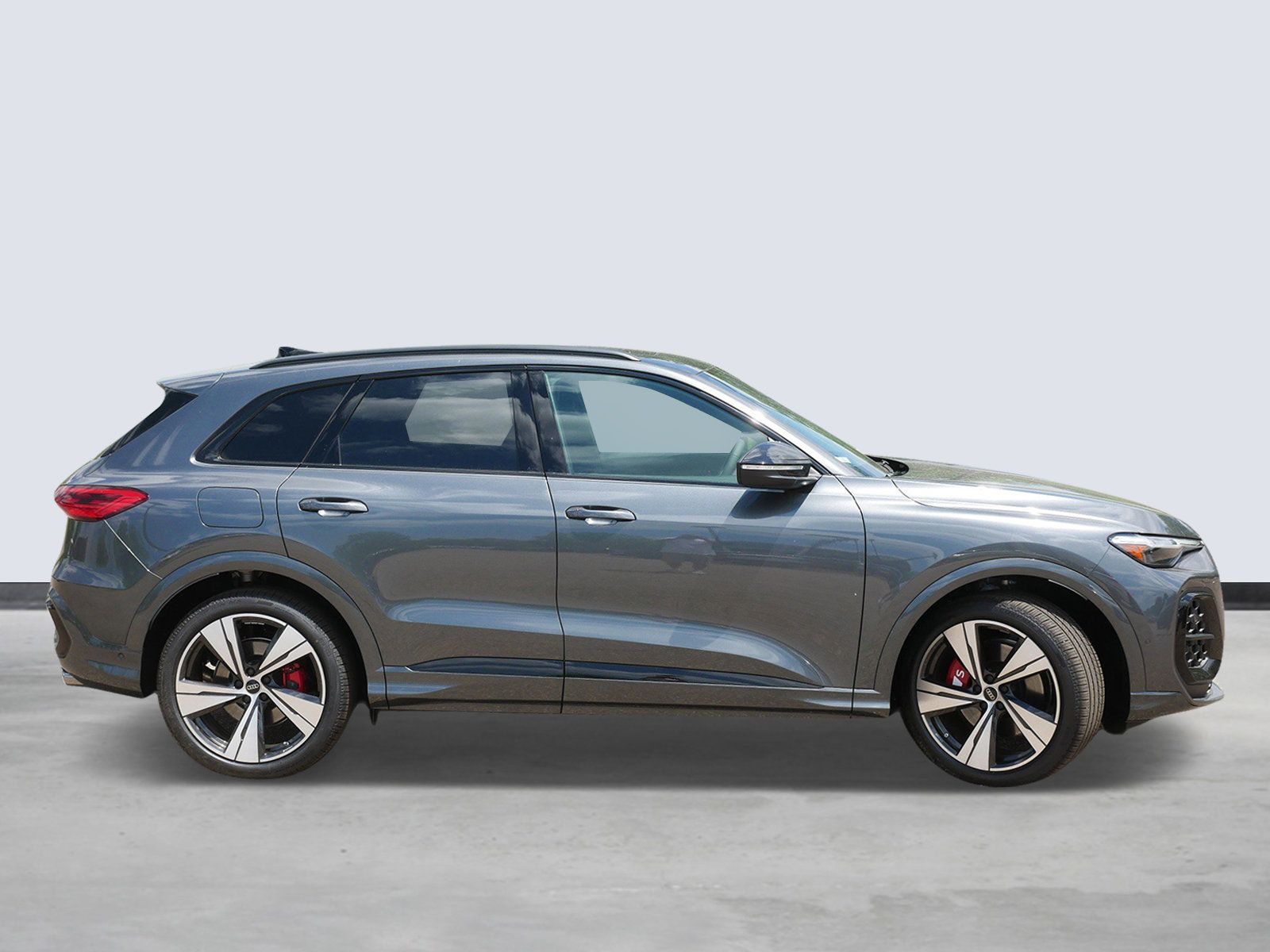 Thumbnail: 2026 Audi SQ5 - 4