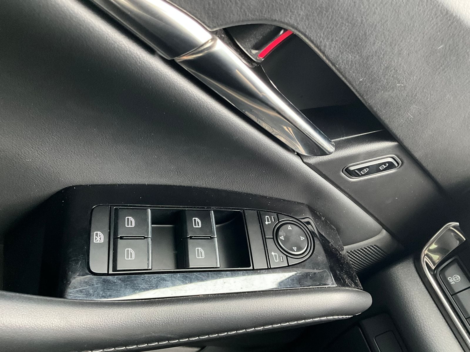 Thumbnail: 2022 Mazda CX-30 - 17