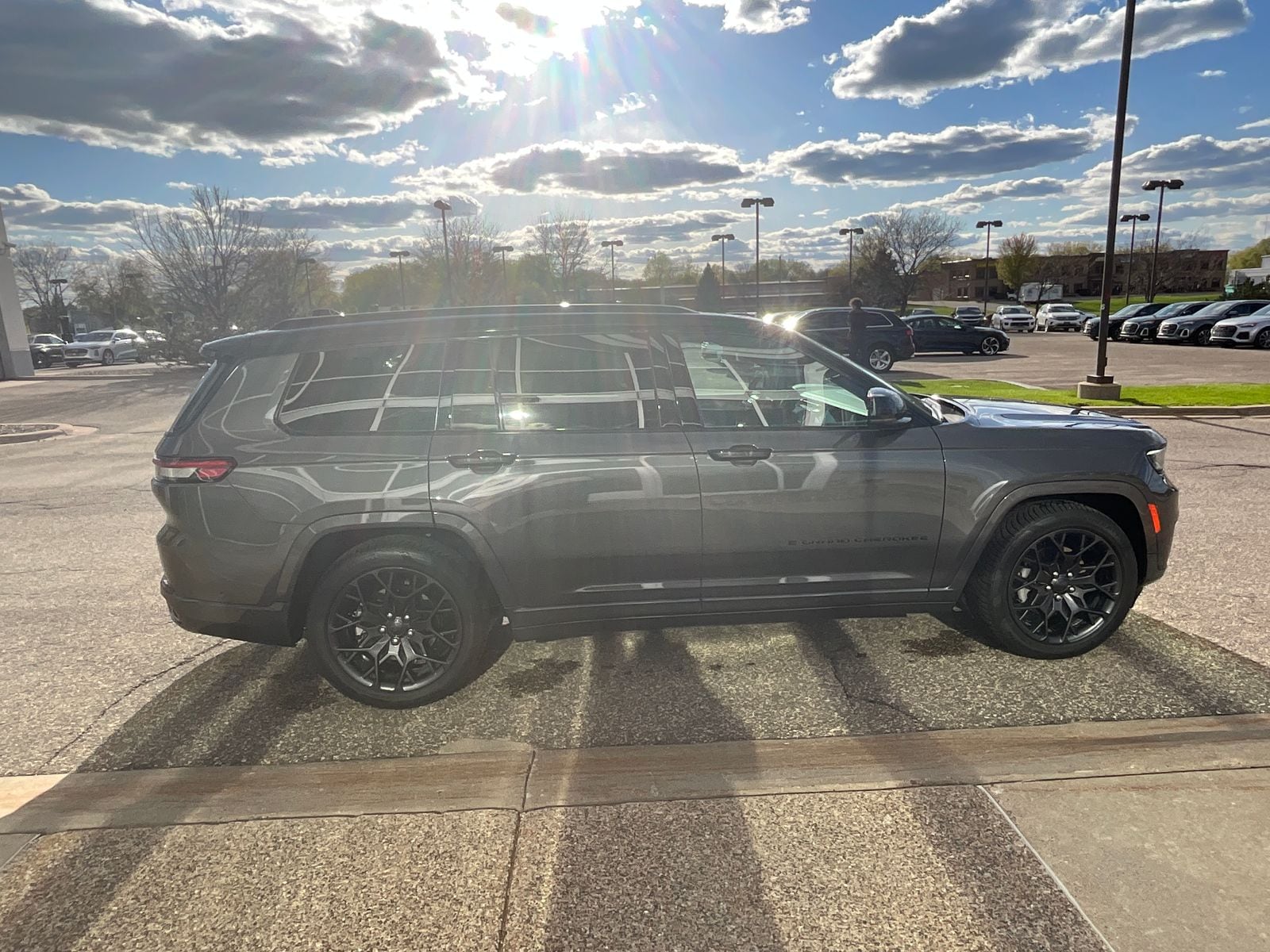 Thumbnail: 2024 Jeep Grand Cherokee L - 10