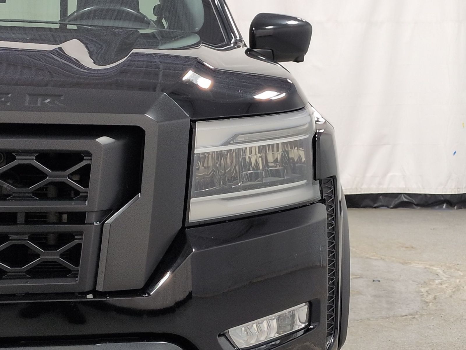 Thumbnail: 2022 Nissan Frontier - 11