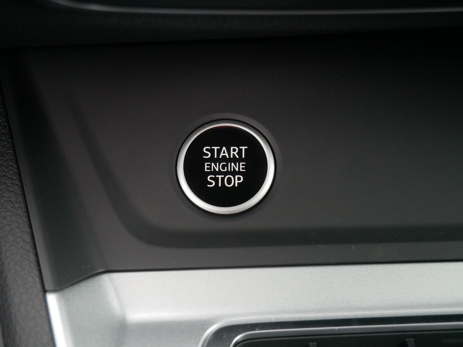 Thumbnail: 2025 Audi Q3 - 21