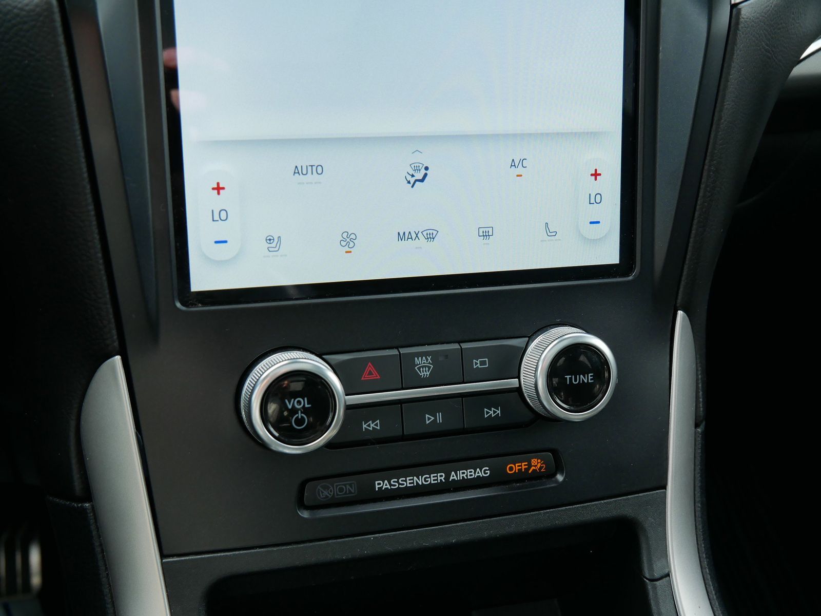 Thumbnail: 2024 Ford Edge - 9