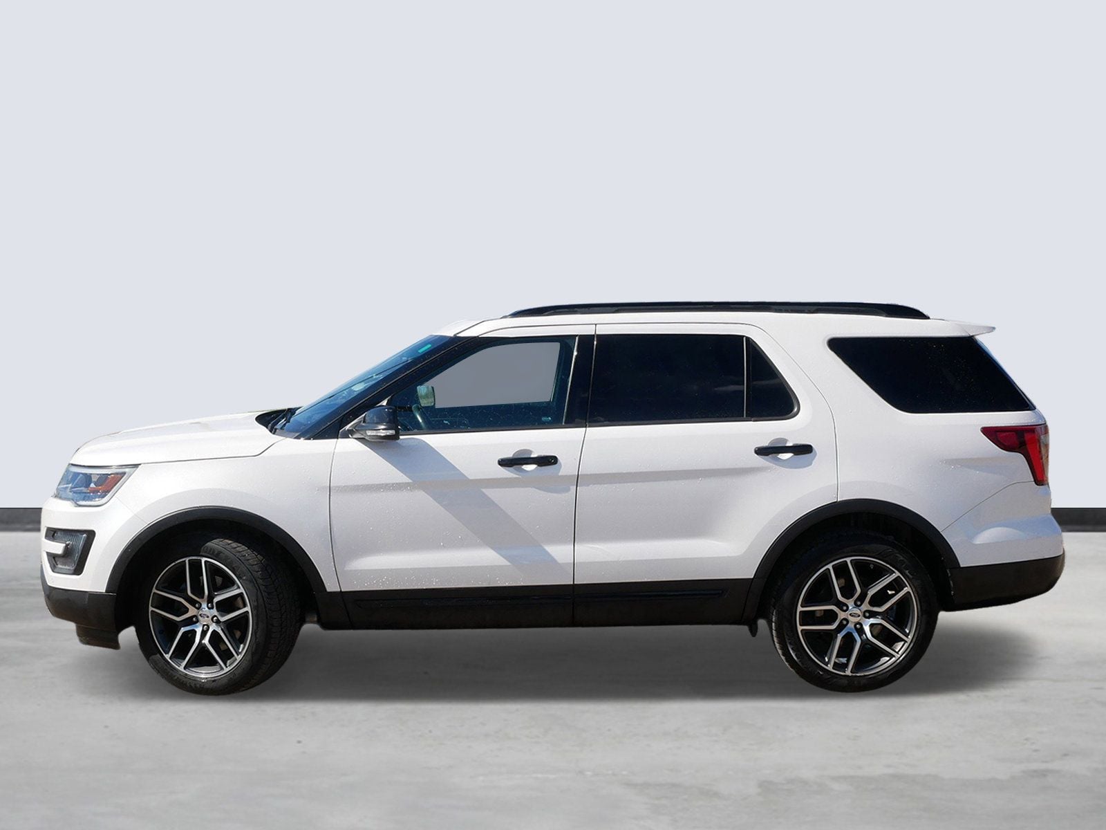 Thumbnail: 2016 Ford Explorer - 2