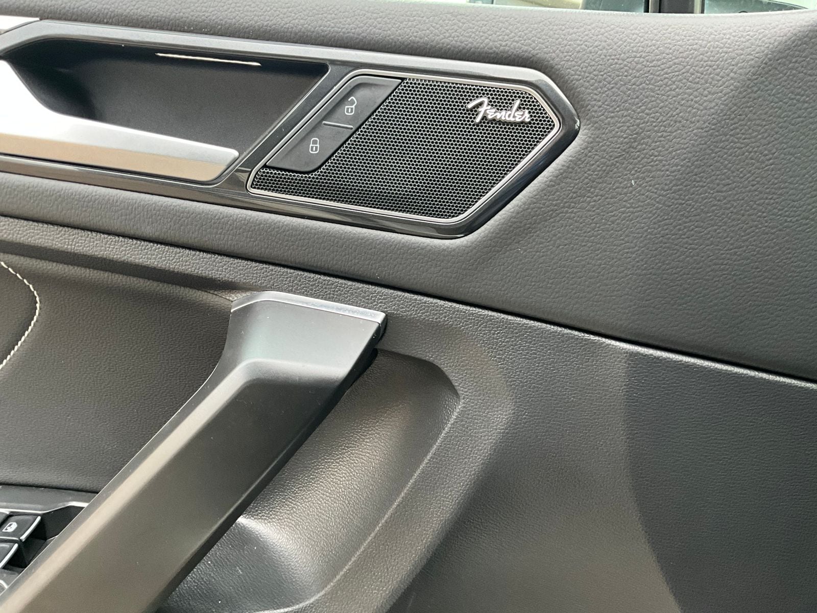 Thumbnail: 2022 Volkswagen Tiguan - 12