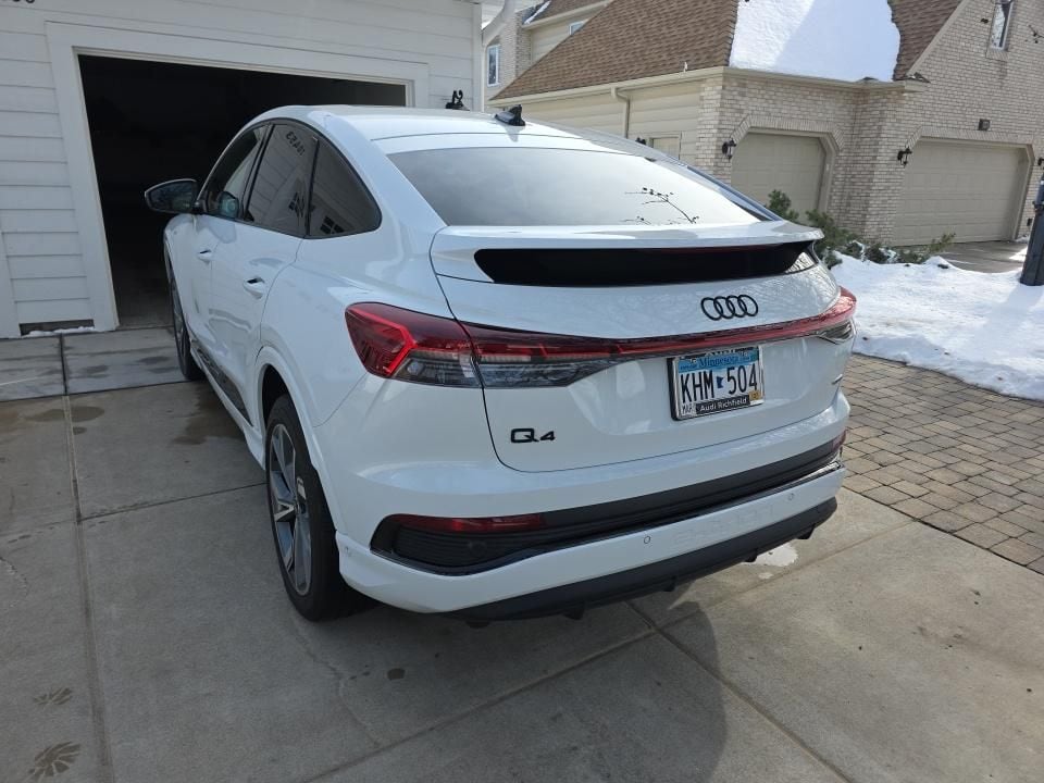 Thumbnail: 2023 Audi Q4 e-tron - 6