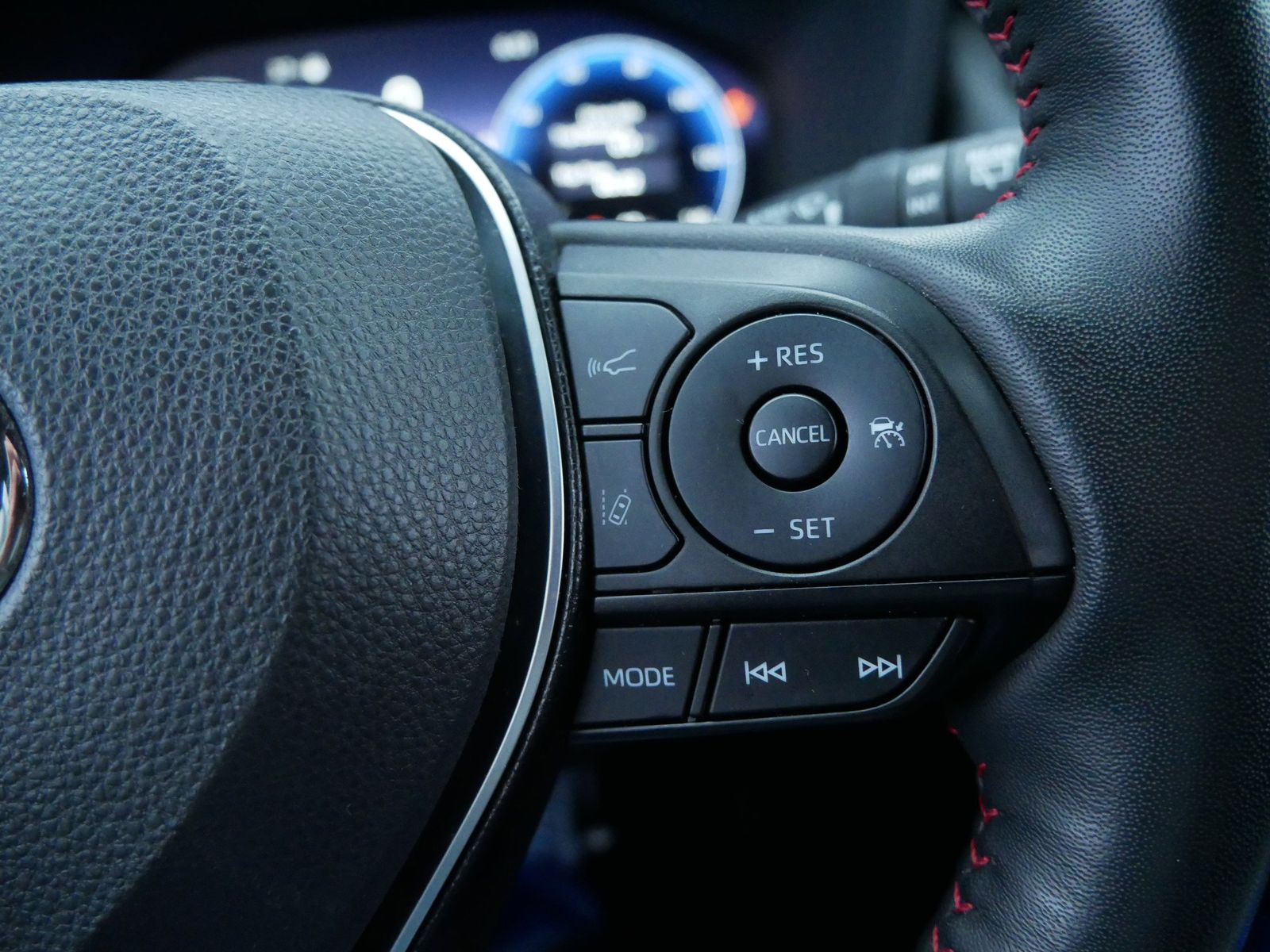 Thumbnail: 2023 Toyota RAV4 - 25