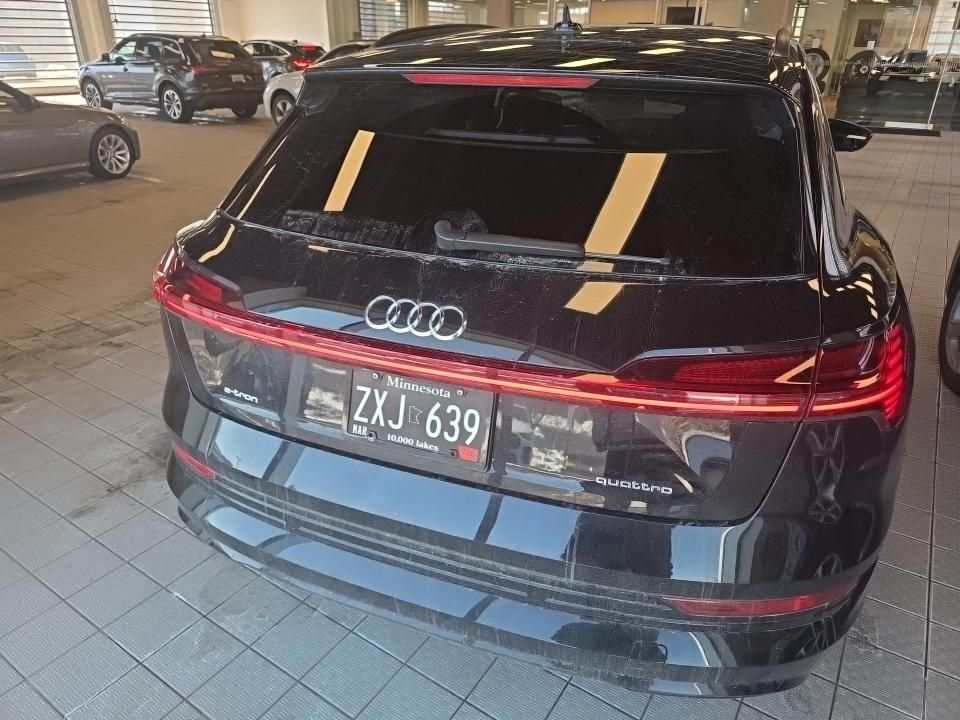Thumbnail: 2023 Audi e-tron - 8