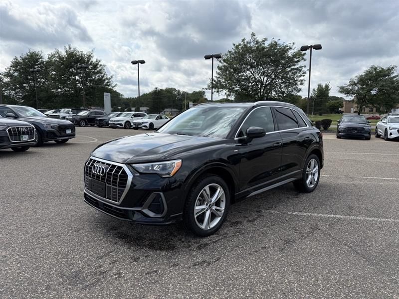Thumbnail: 2021 Audi Q3 - 2