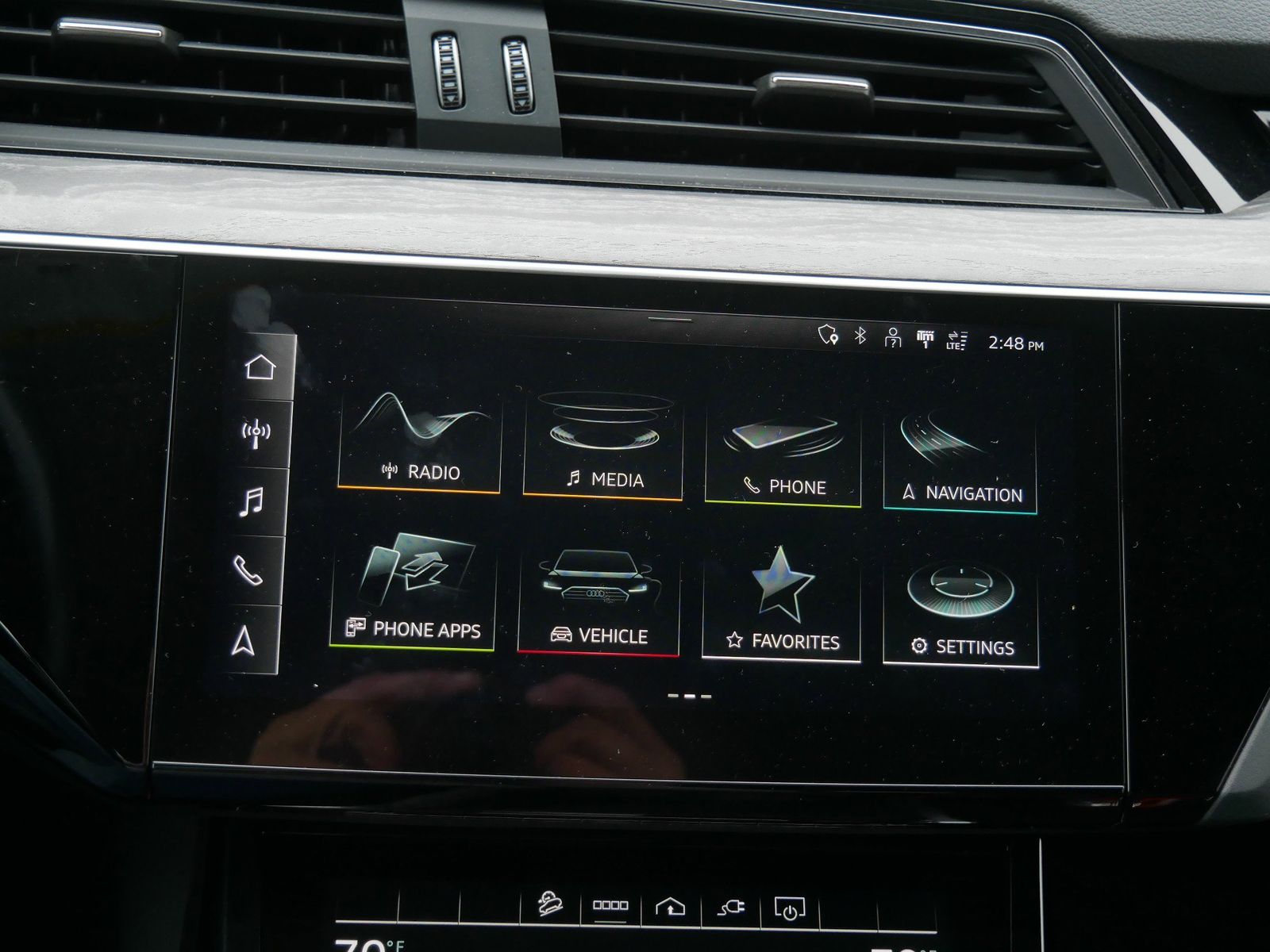 Thumbnail: 2024 Audi Q8 e-tron - 17