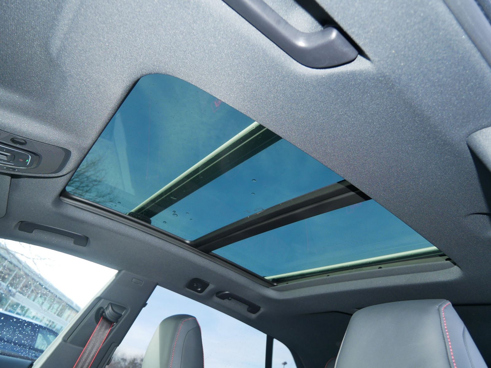 Thumbnail: 2026 Audi RS Q8 - 12