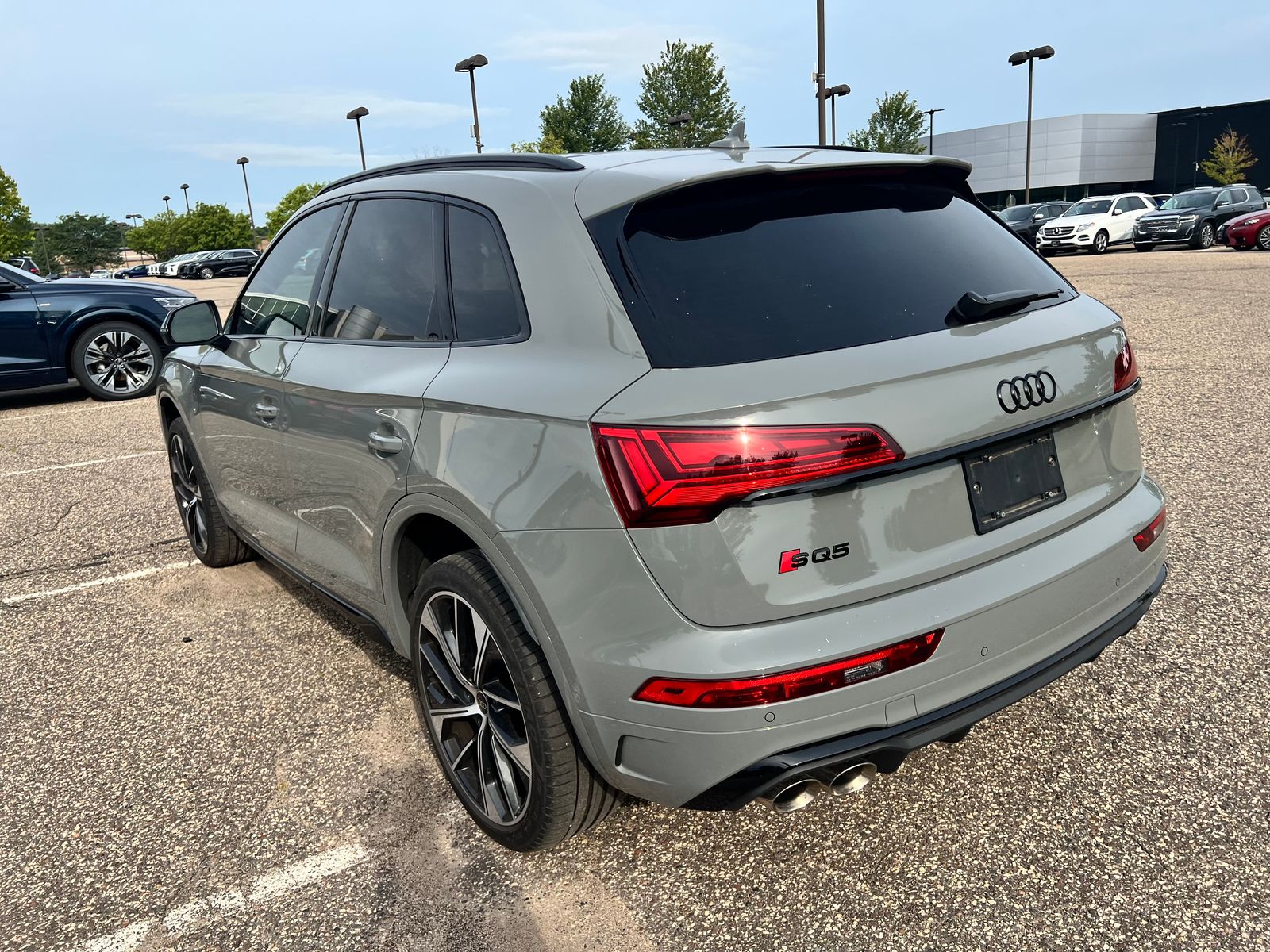 Thumbnail: 2022 Audi SQ5 - 4