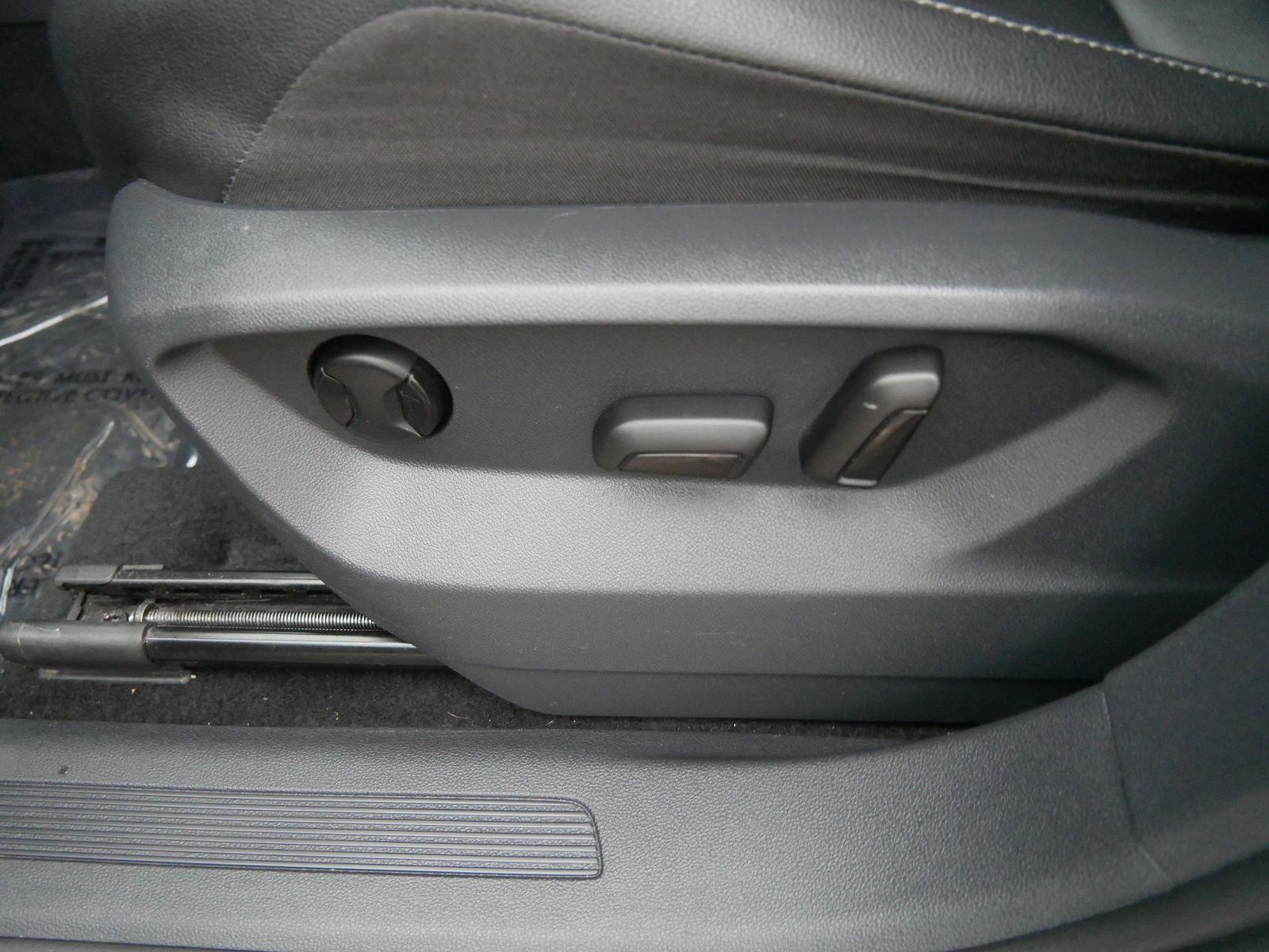 Thumbnail: 2019 Volkswagen Tiguan - 14