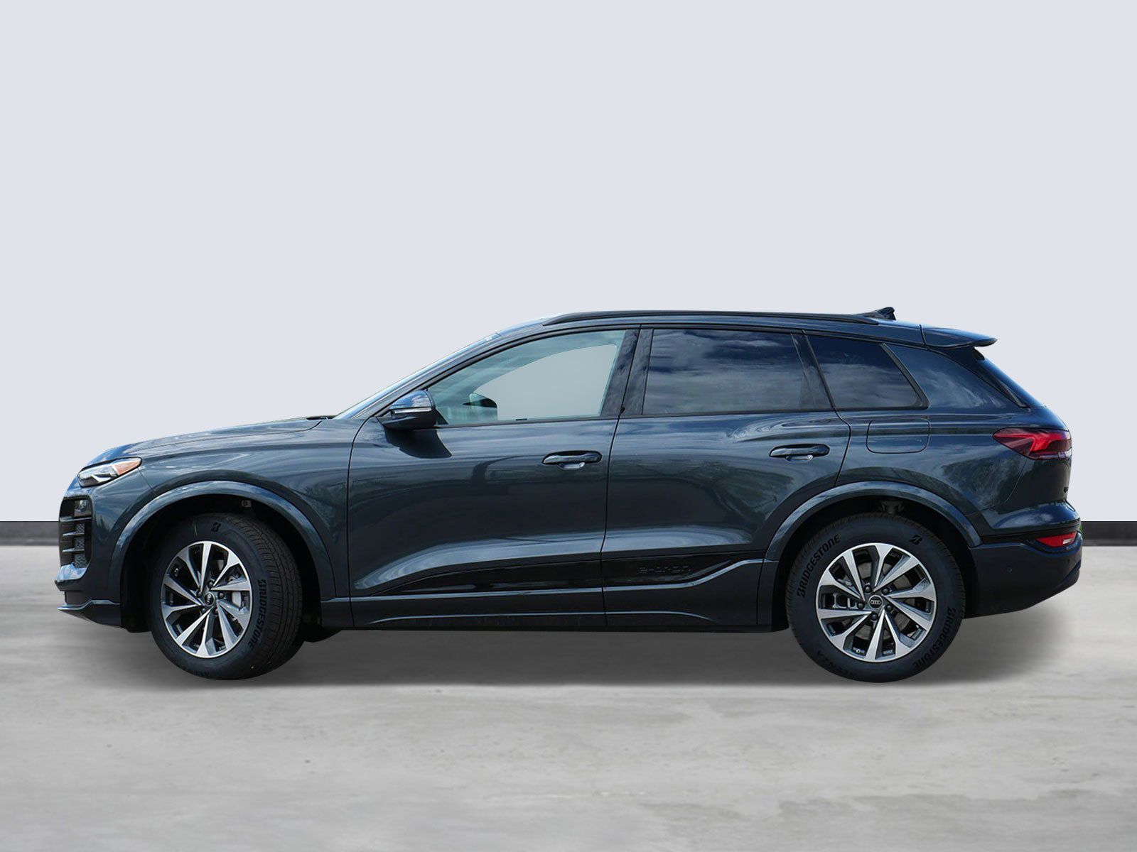 Thumbnail: 2025 Audi SQ5 - 2