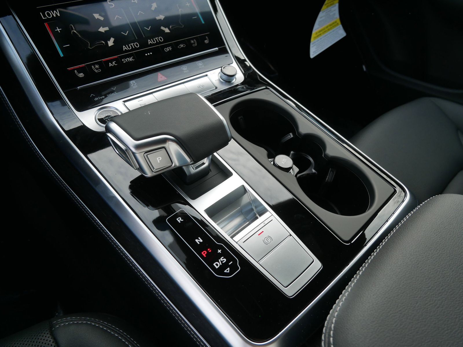 Thumbnail: 2026 Audi Q7 - 17