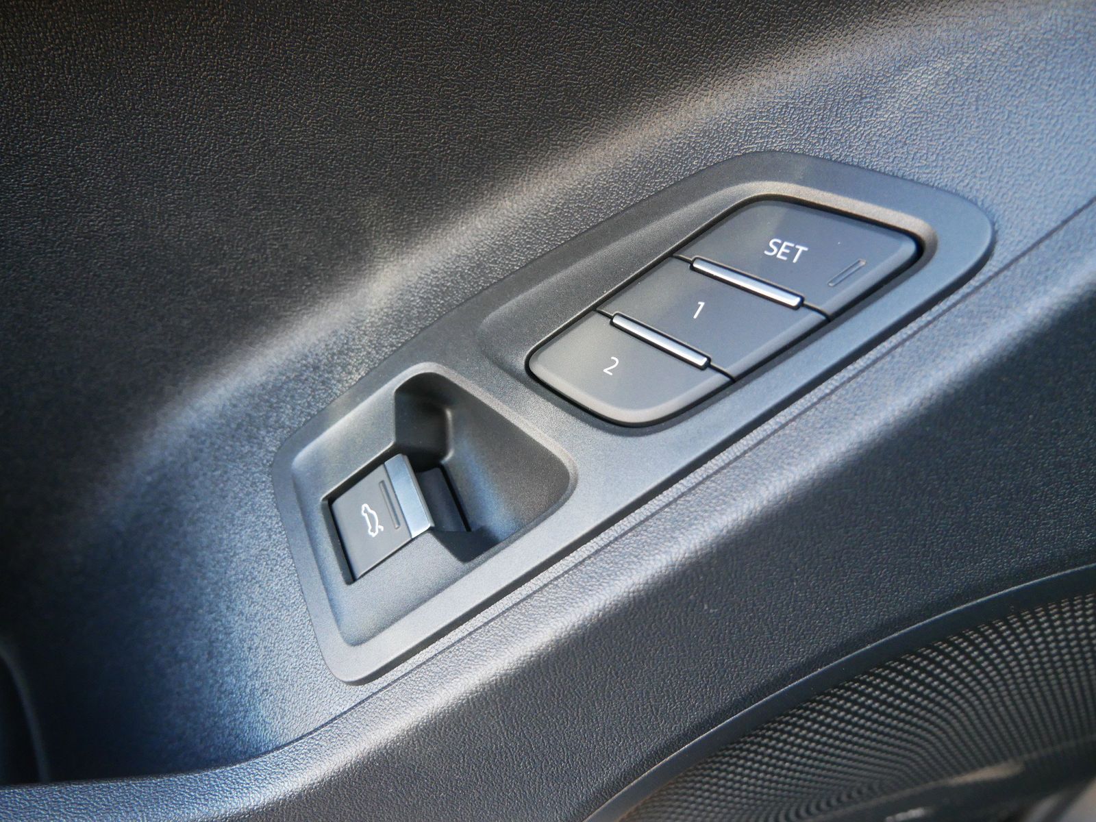 Thumbnail: 2026 Audi Q3 - 17