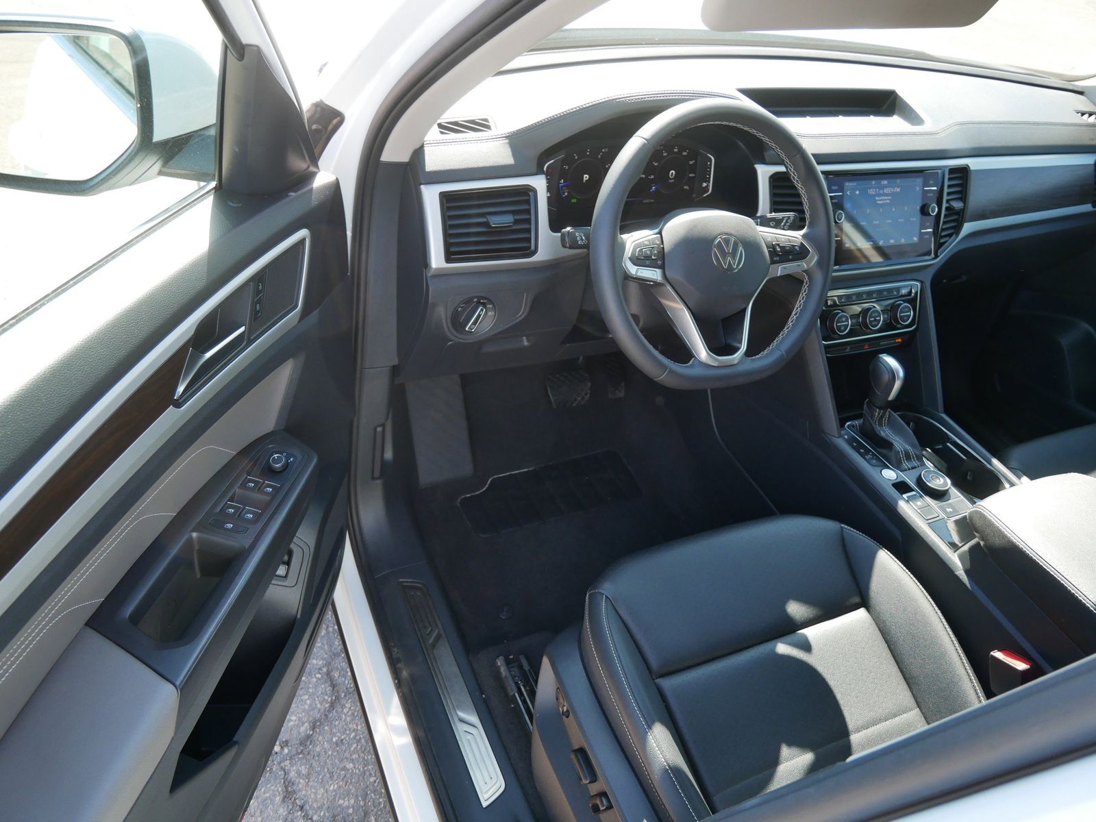 Thumbnail: 2023 Volkswagen Atlas - 9