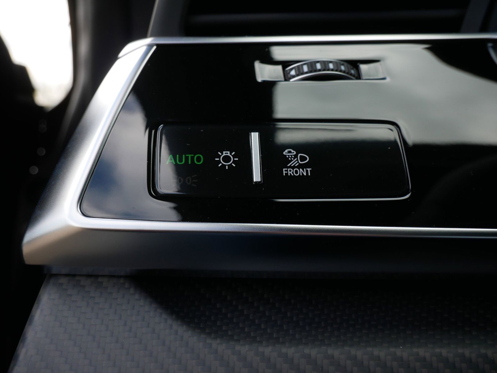 Thumbnail: 2026 Audi SQ8 - 29