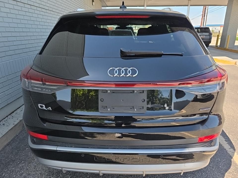 Thumbnail: 2023 Audi Q4 e-tron - 7