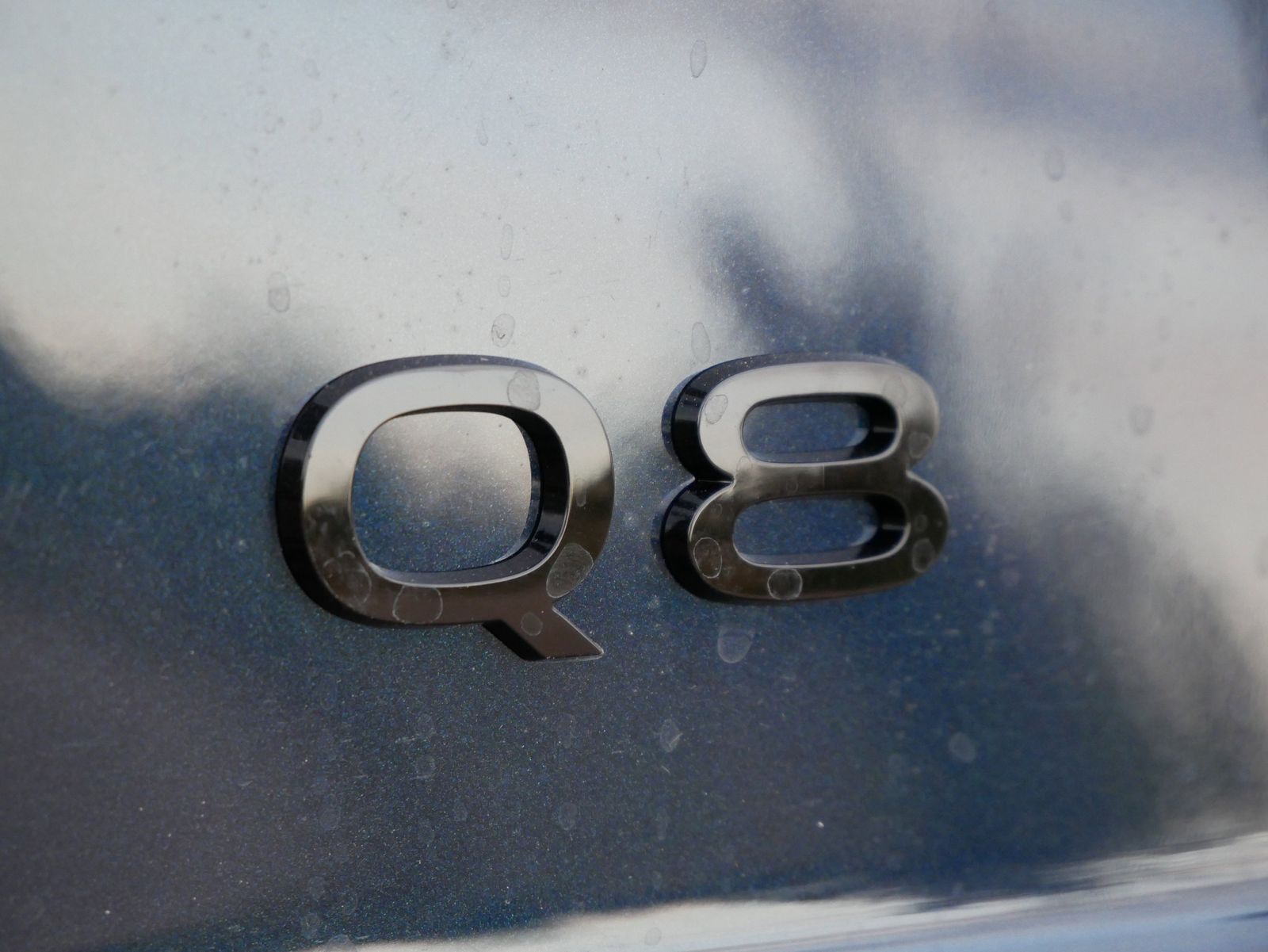 Thumbnail: 2026 Audi Q8 - 10