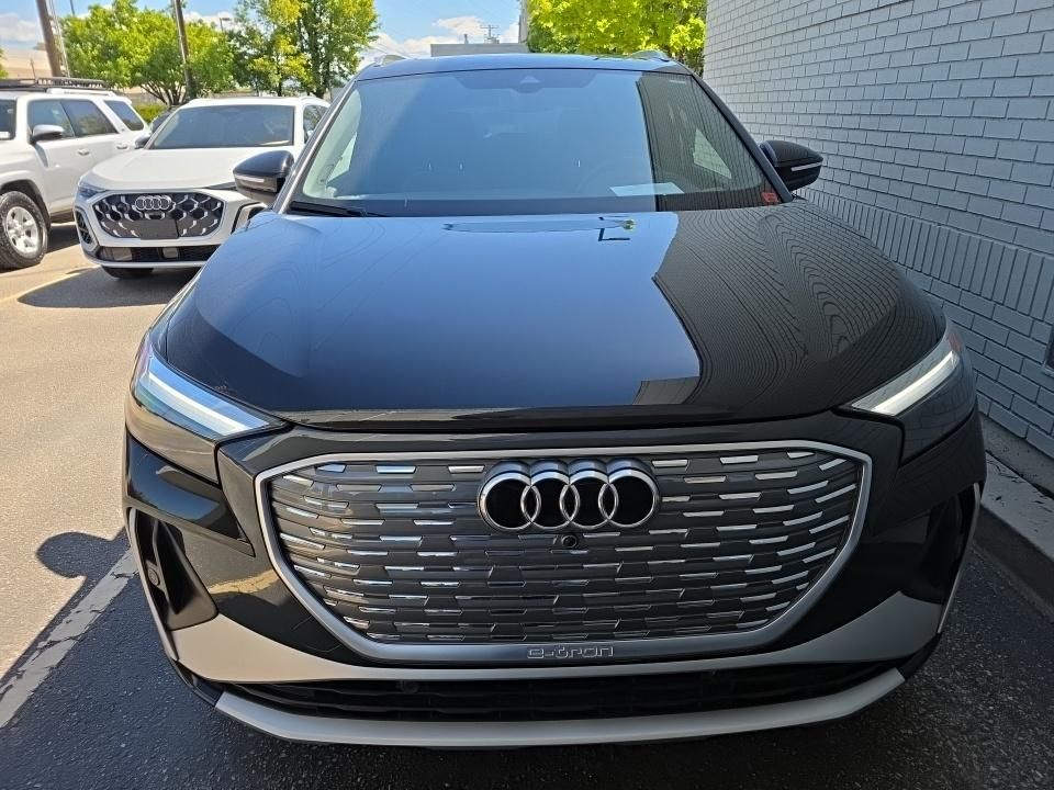 Thumbnail: 2023 Audi Q4 e-tron - 8