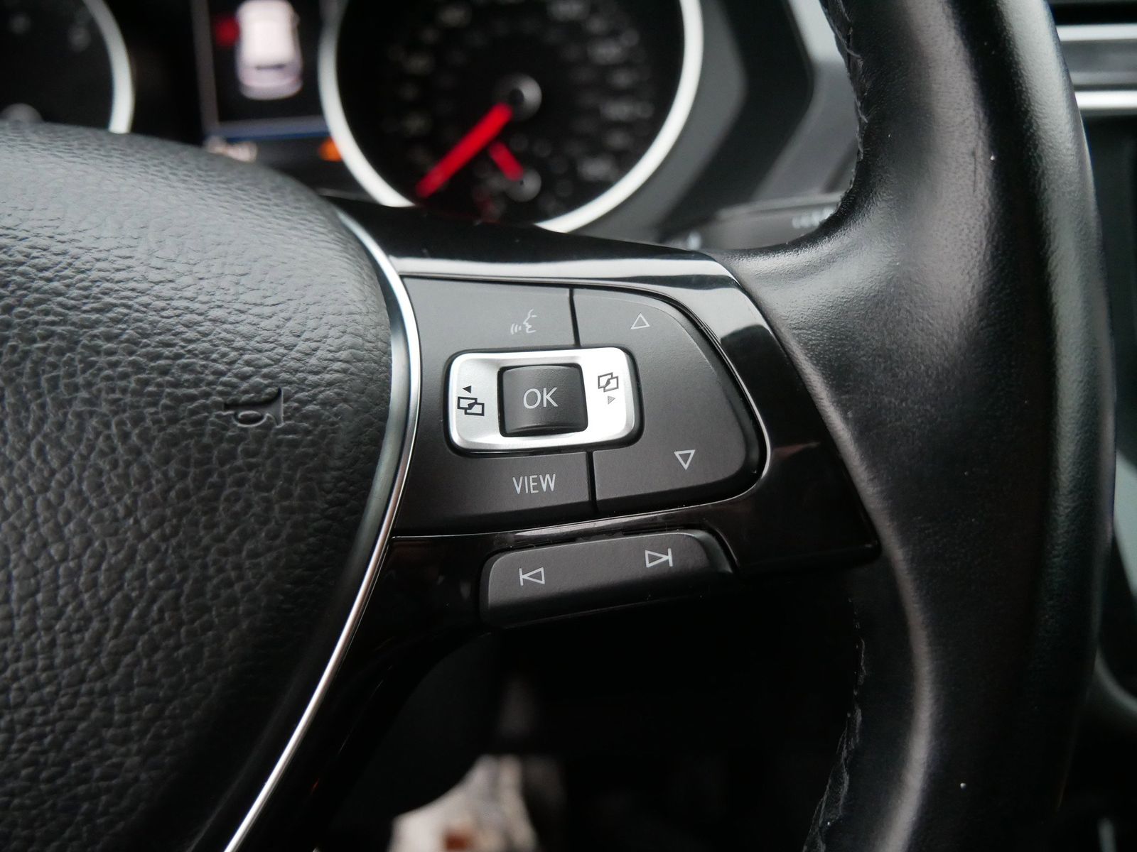 Thumbnail: 2019 Volkswagen Tiguan - 27