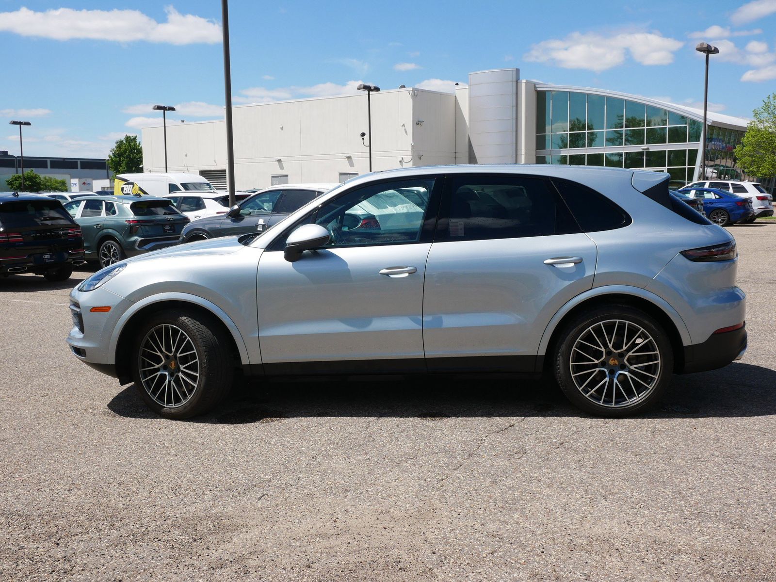 Thumbnail: 2023 Porsche Cayenne - 2