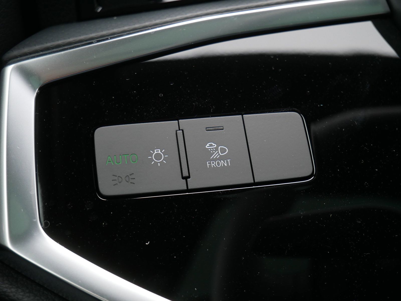 Thumbnail: 2025 Audi Q3 - 30