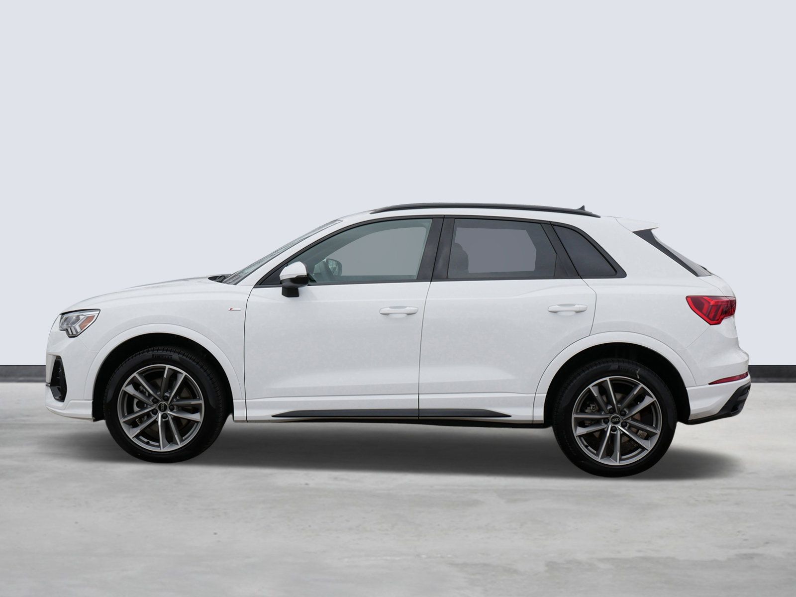 2024 Audi Q3 S line Premium photo 2