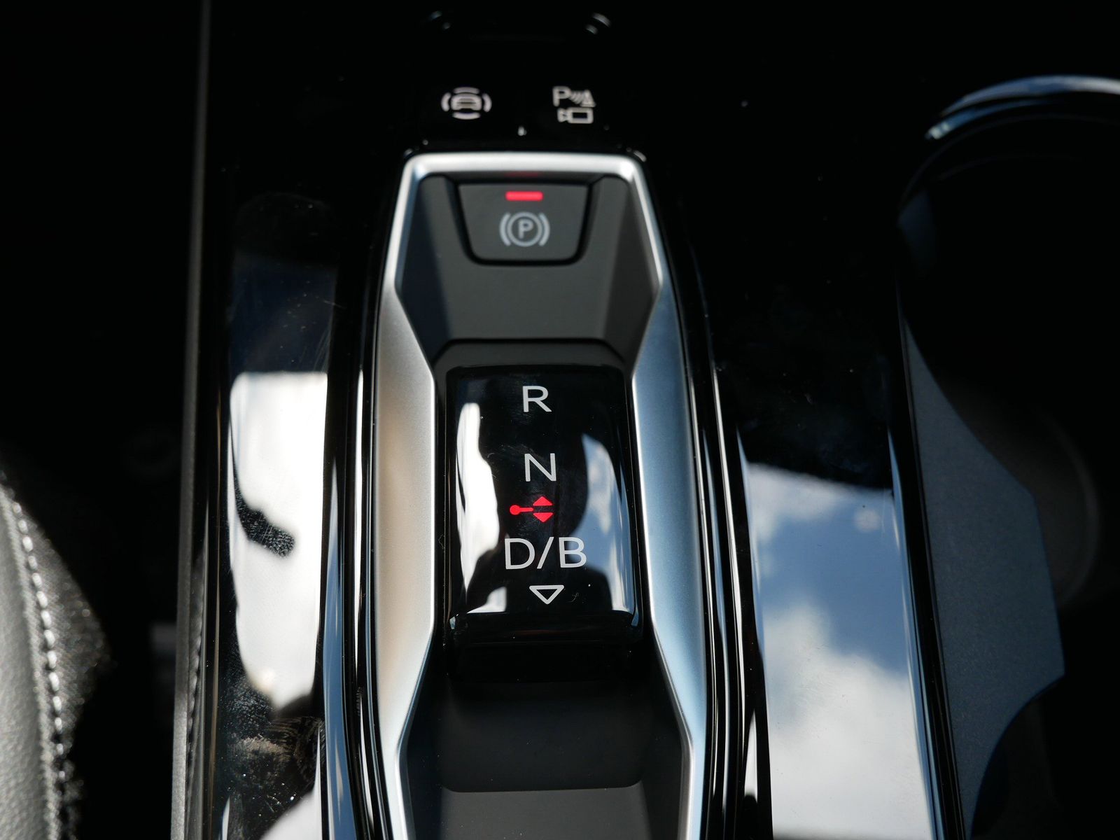 Thumbnail: 2025 Audi SQ5 - 18