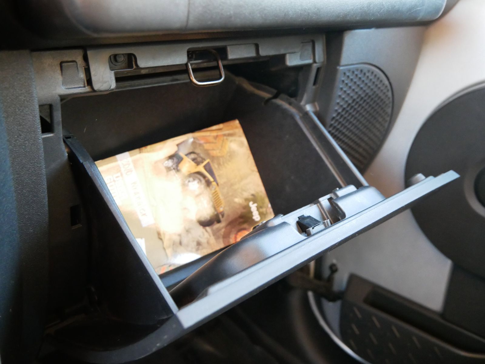 Thumbnail: 2010 Jeep Wrangler - 25