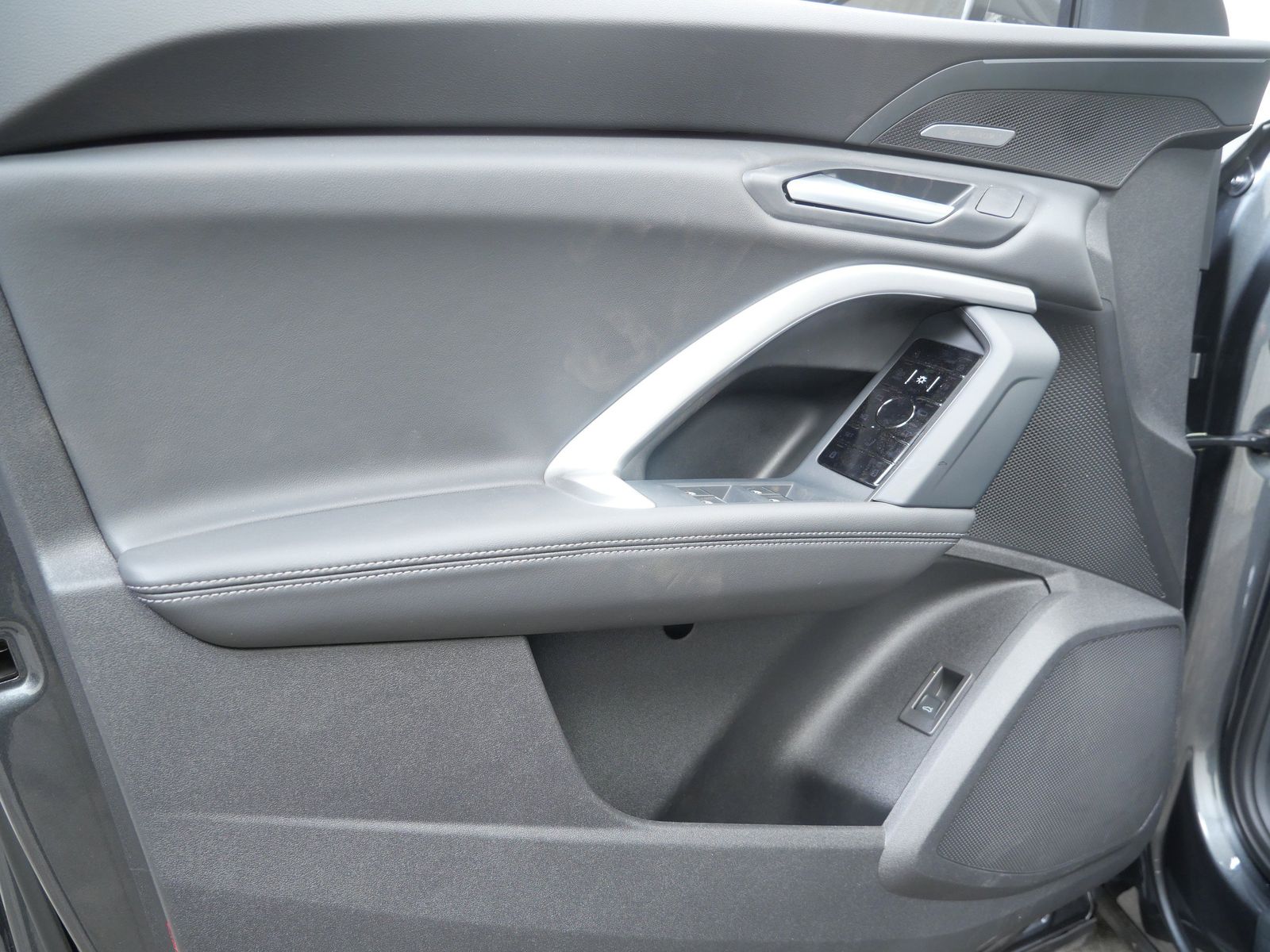 Thumbnail: 2026 Audi Q5 - 10