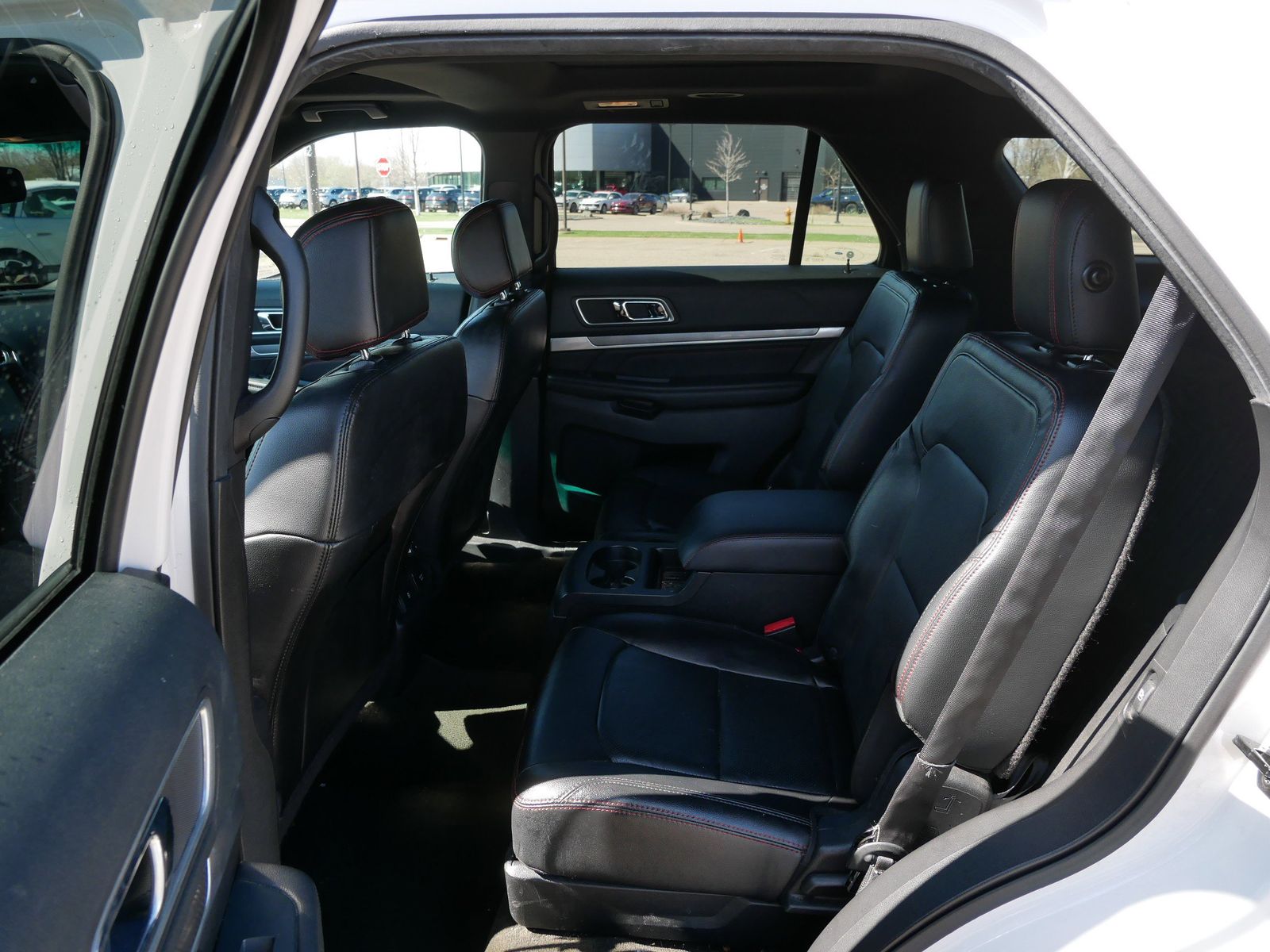 Thumbnail: 2016 Ford Explorer - 9