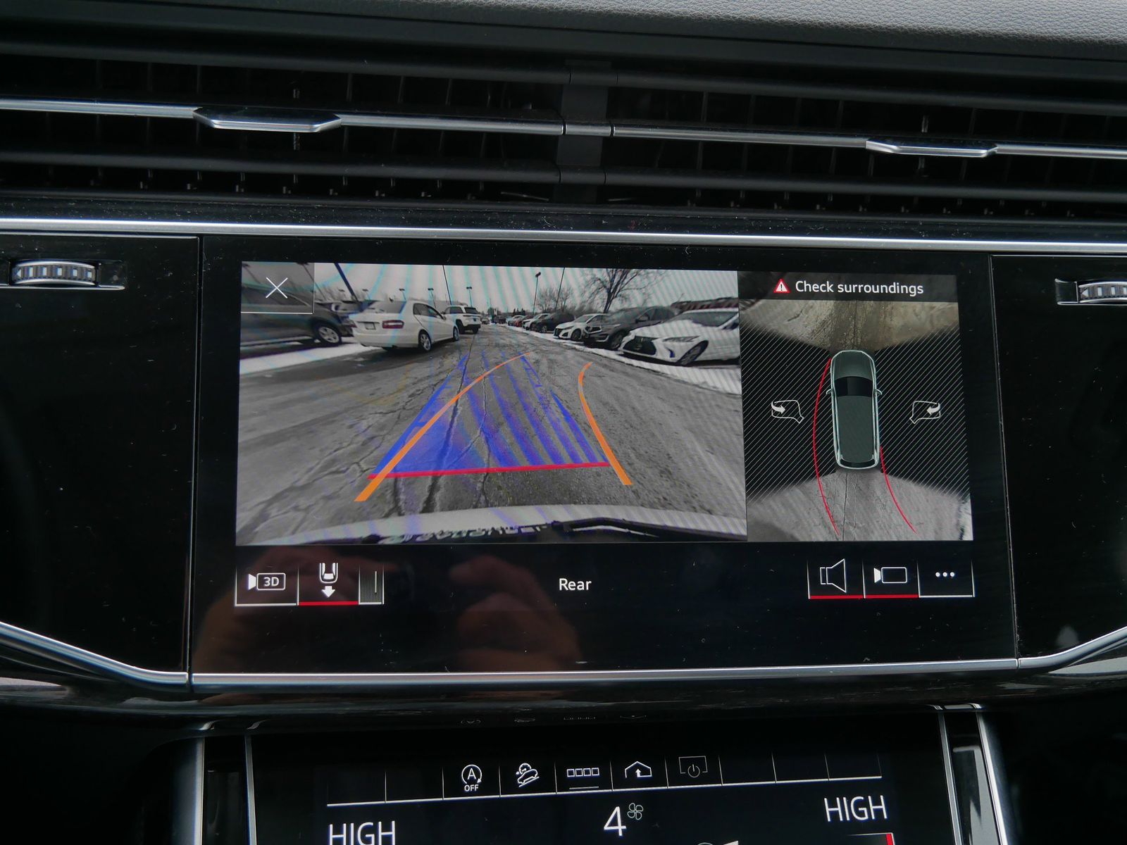 Thumbnail: 2023 Audi Q7 - 20