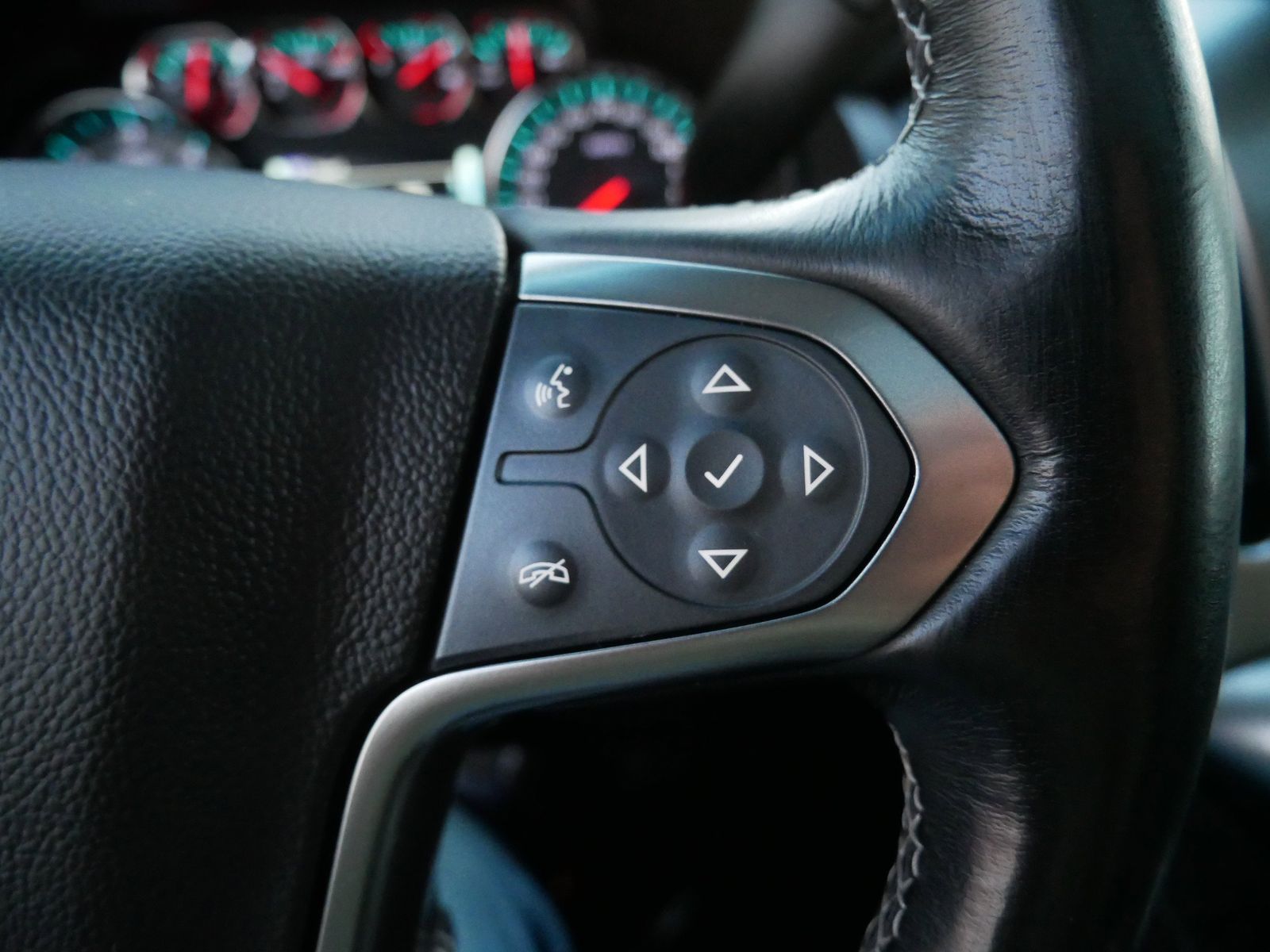 Thumbnail: 2019 Chevrolet Suburban - 27