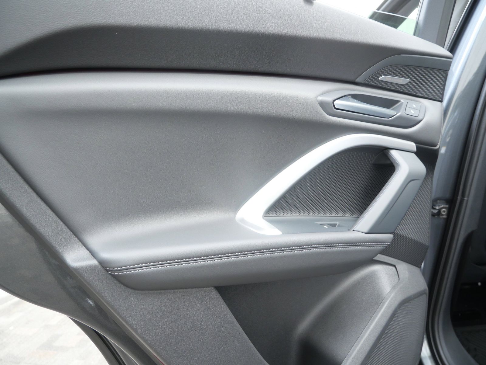 Thumbnail: 2026 Audi Q5 - 12