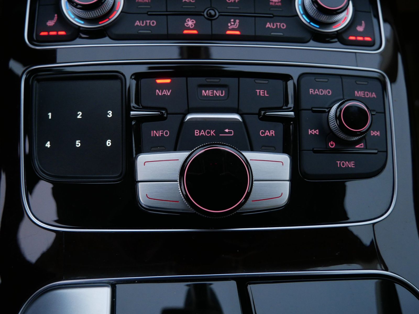 Thumbnail: 2018 Audi A8 - 21