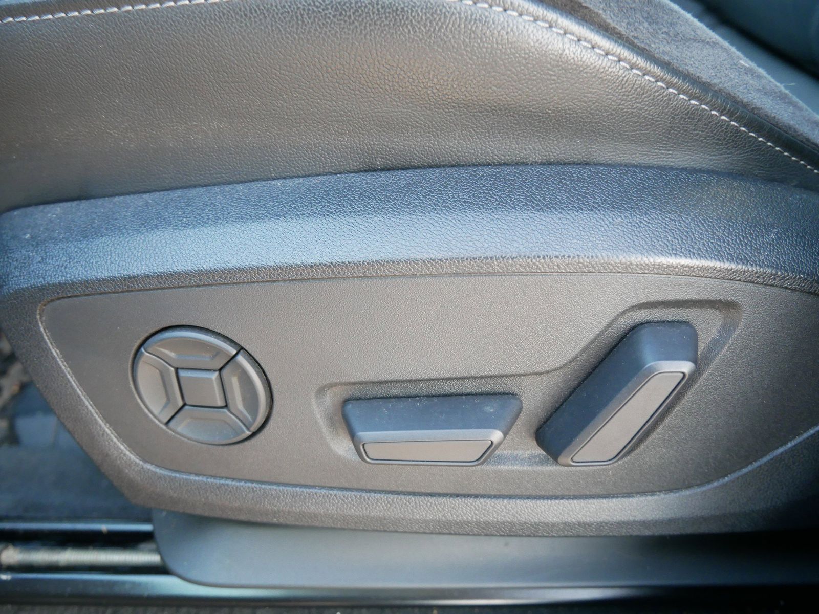 Thumbnail: 2019 Audi Q3 - 11