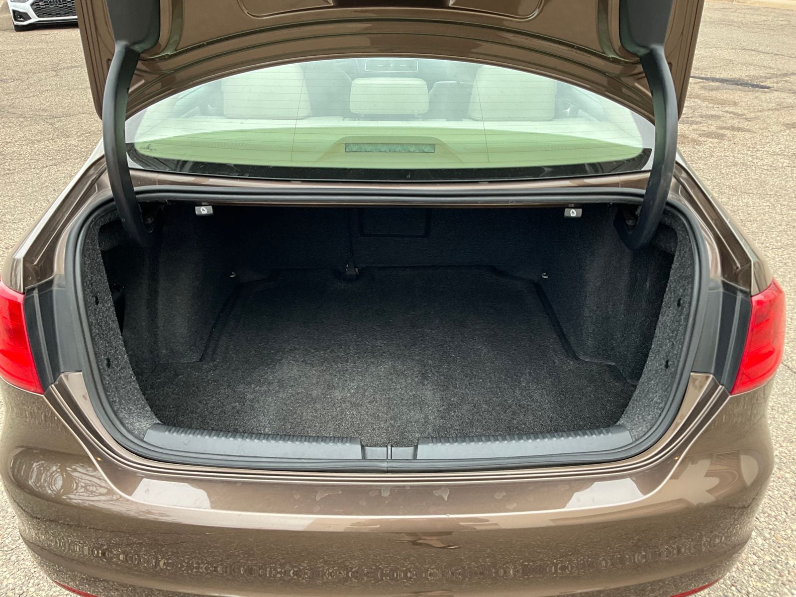 Thumbnail: 2014 Volkswagen Jetta - 21