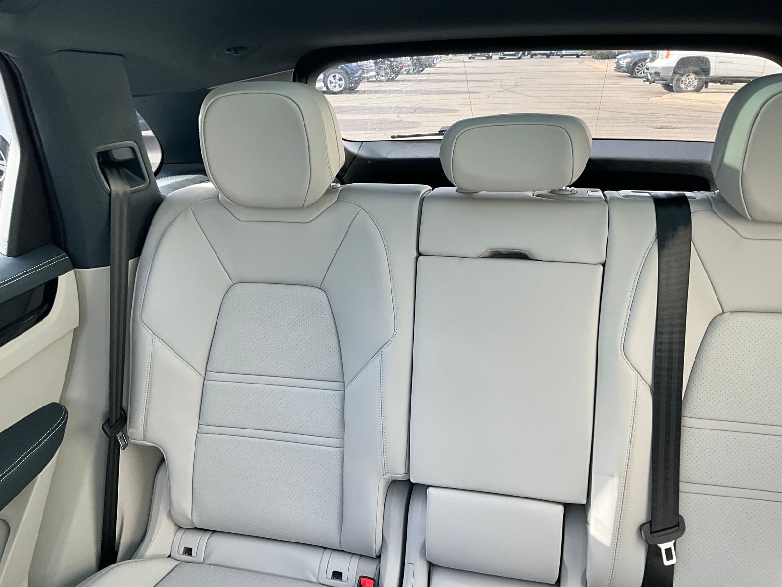 Thumbnail: 2023 Porsche Cayenne - 20