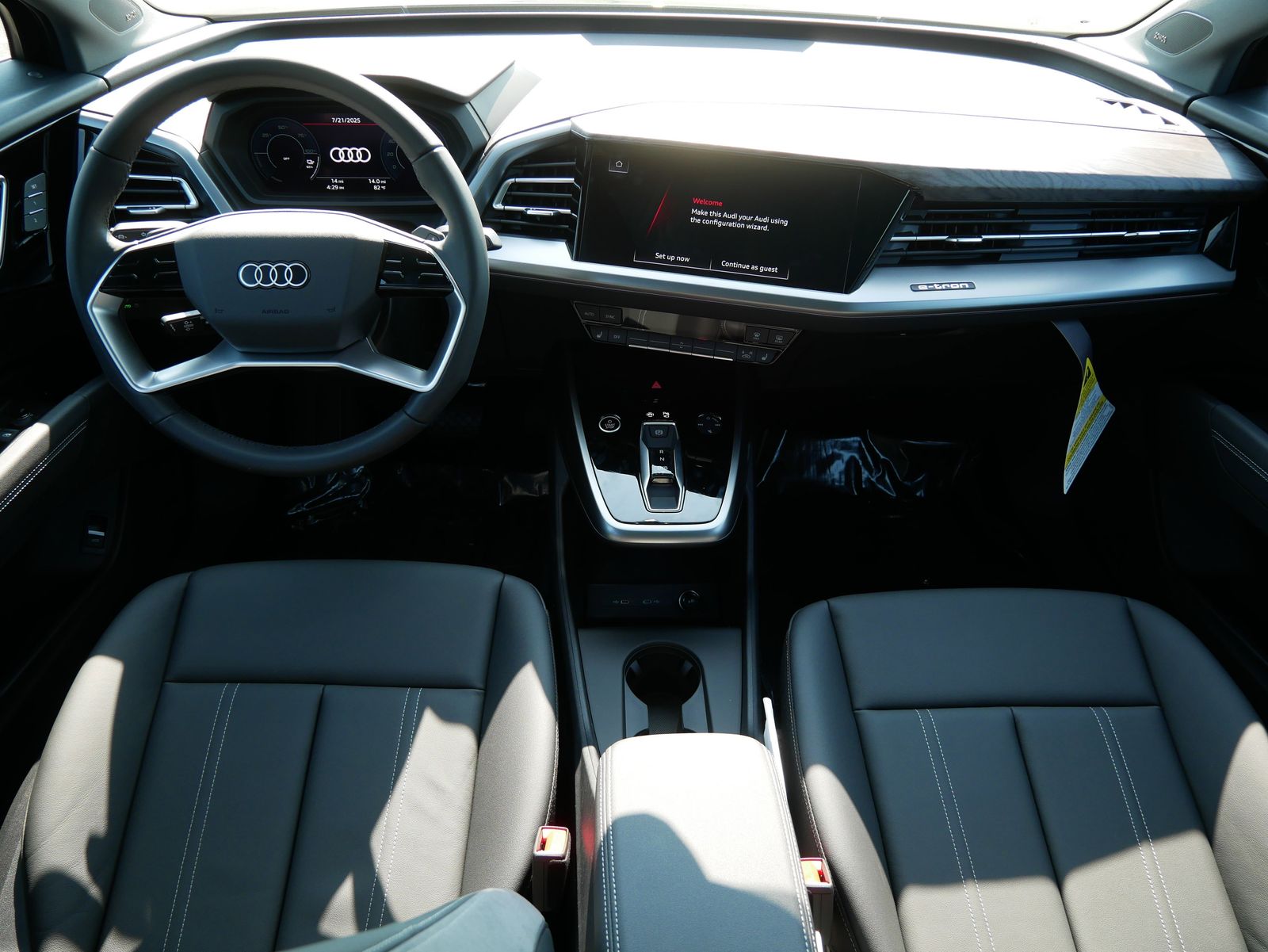 Thumbnail: 2025 Audi Q4 e-tron - 11
