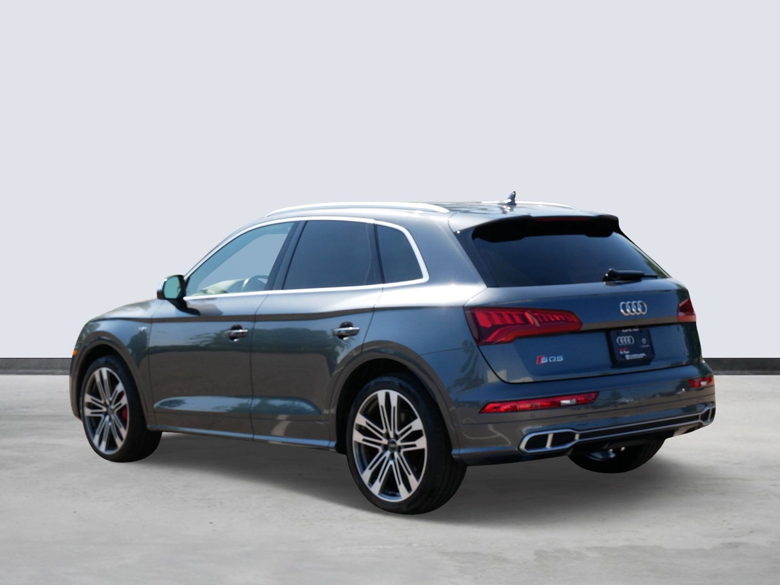 Thumbnail: 2018 Audi SQ5 - 3